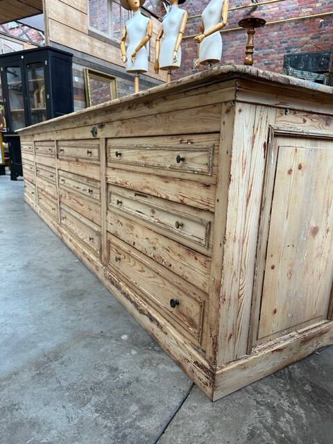 Huge piece of furniture from the early 20th century