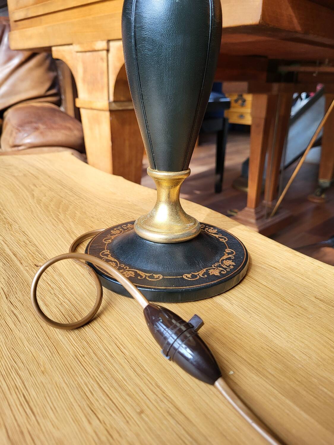 Vintage leather and brass desk lamp Le Tanneur