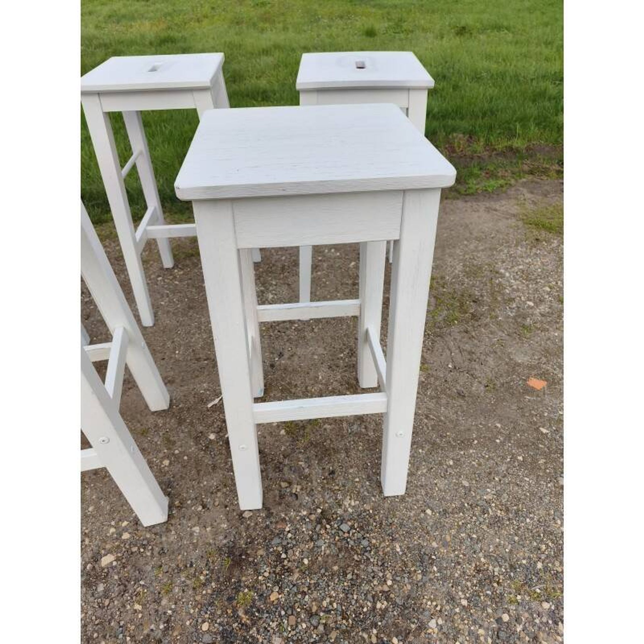 Lot de 13 tabourets de bistrot bois