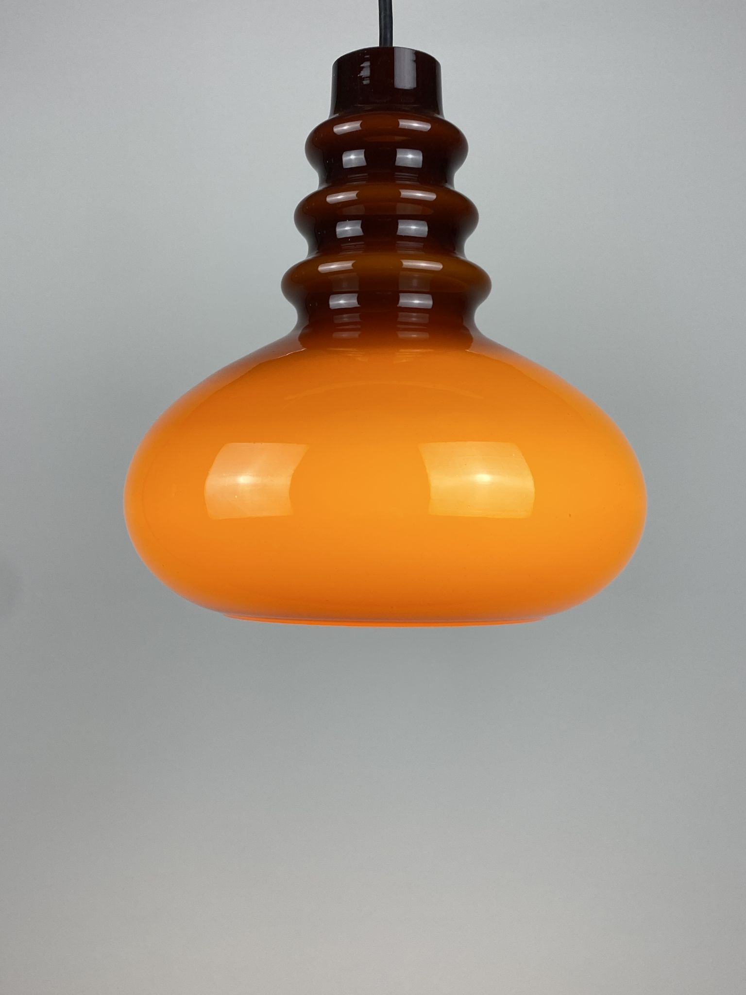 Suspension en verre brun foncé par Peill et Putzler 1960
