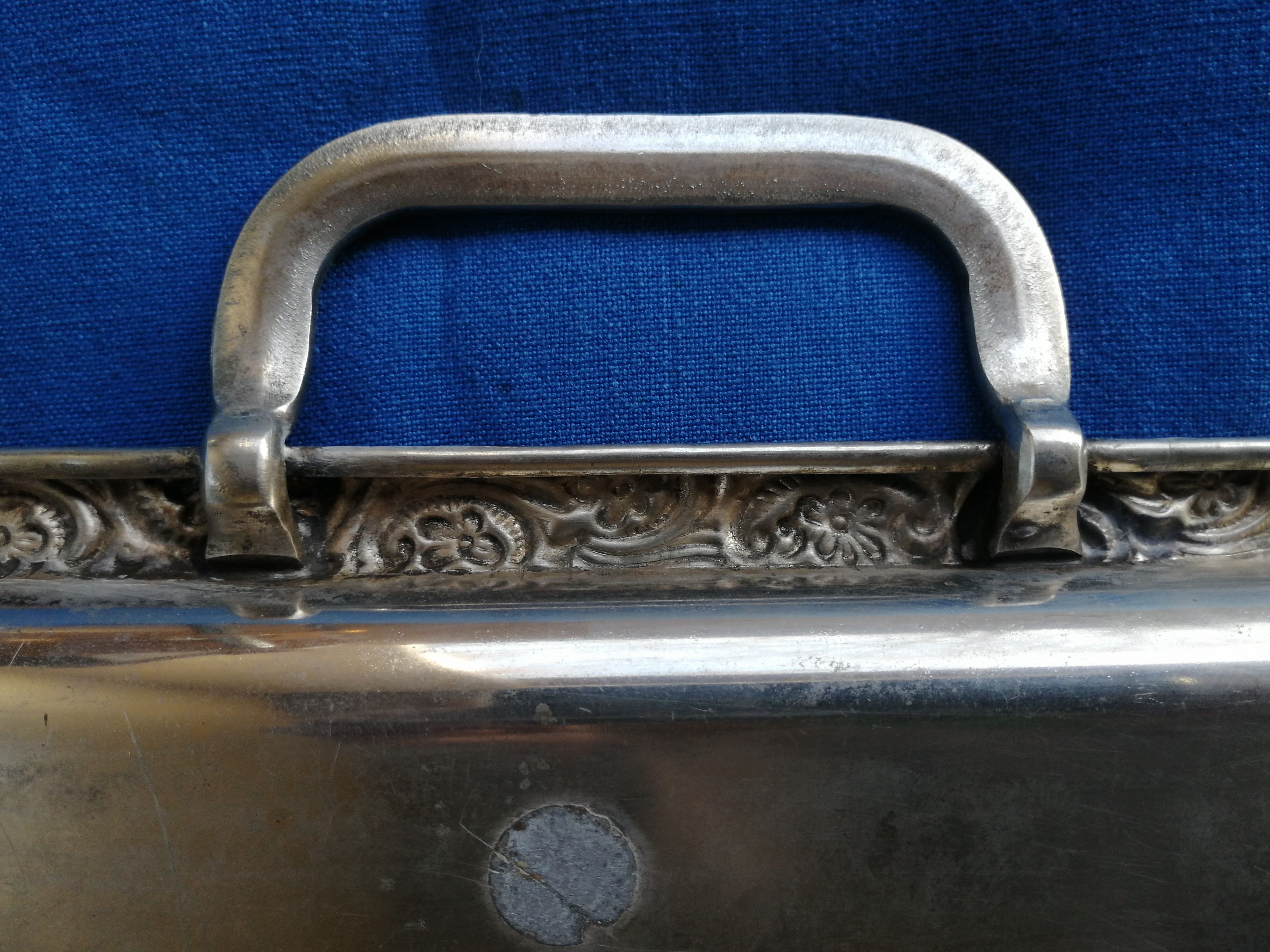 Large silver metal top