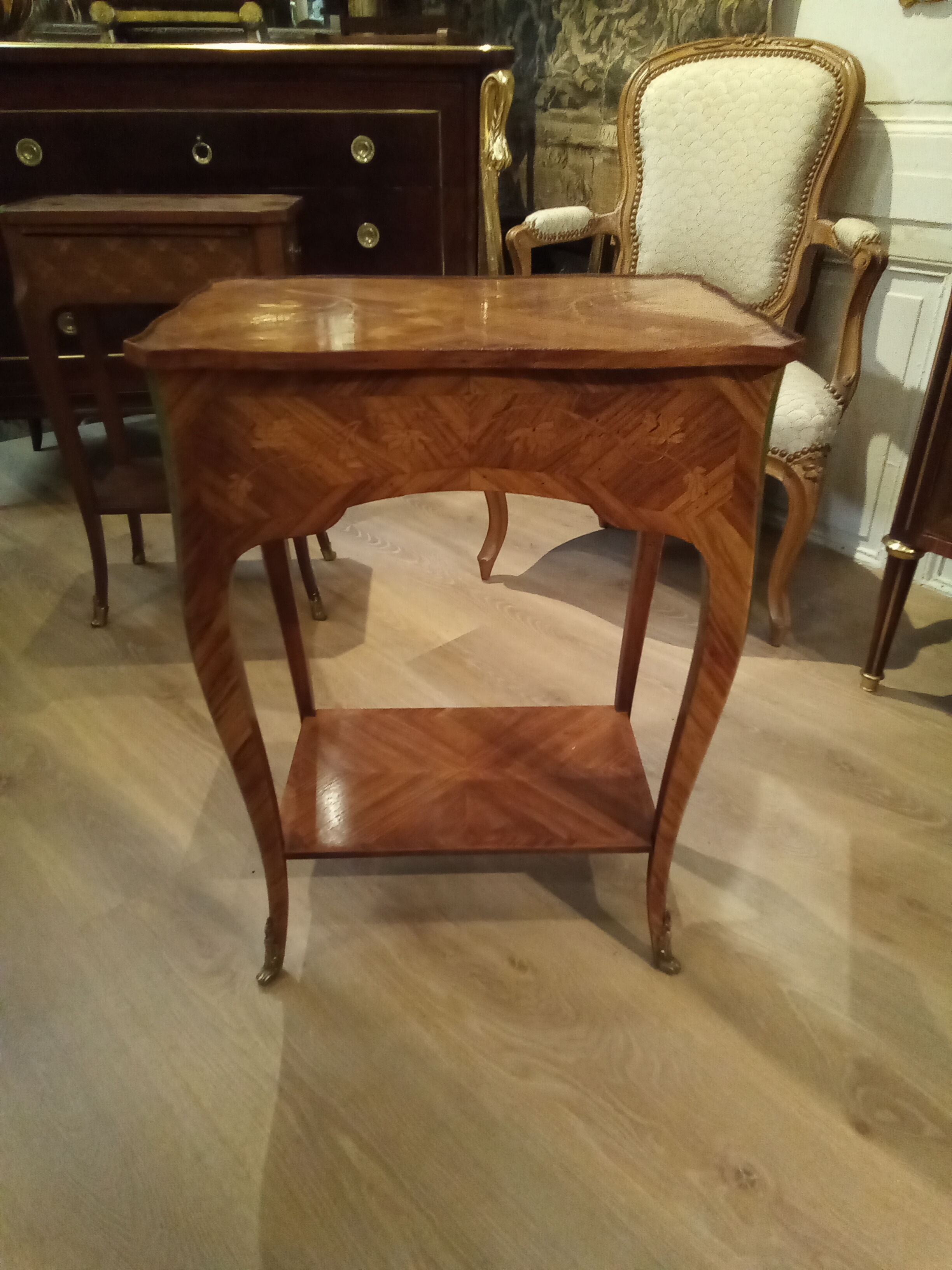 Louis XV-style lounge table