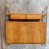 Wall-mounted secretary office