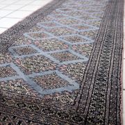 Tapis coureur vintage ouzbek Bukhara fait main en laine – 75 x 244 cm