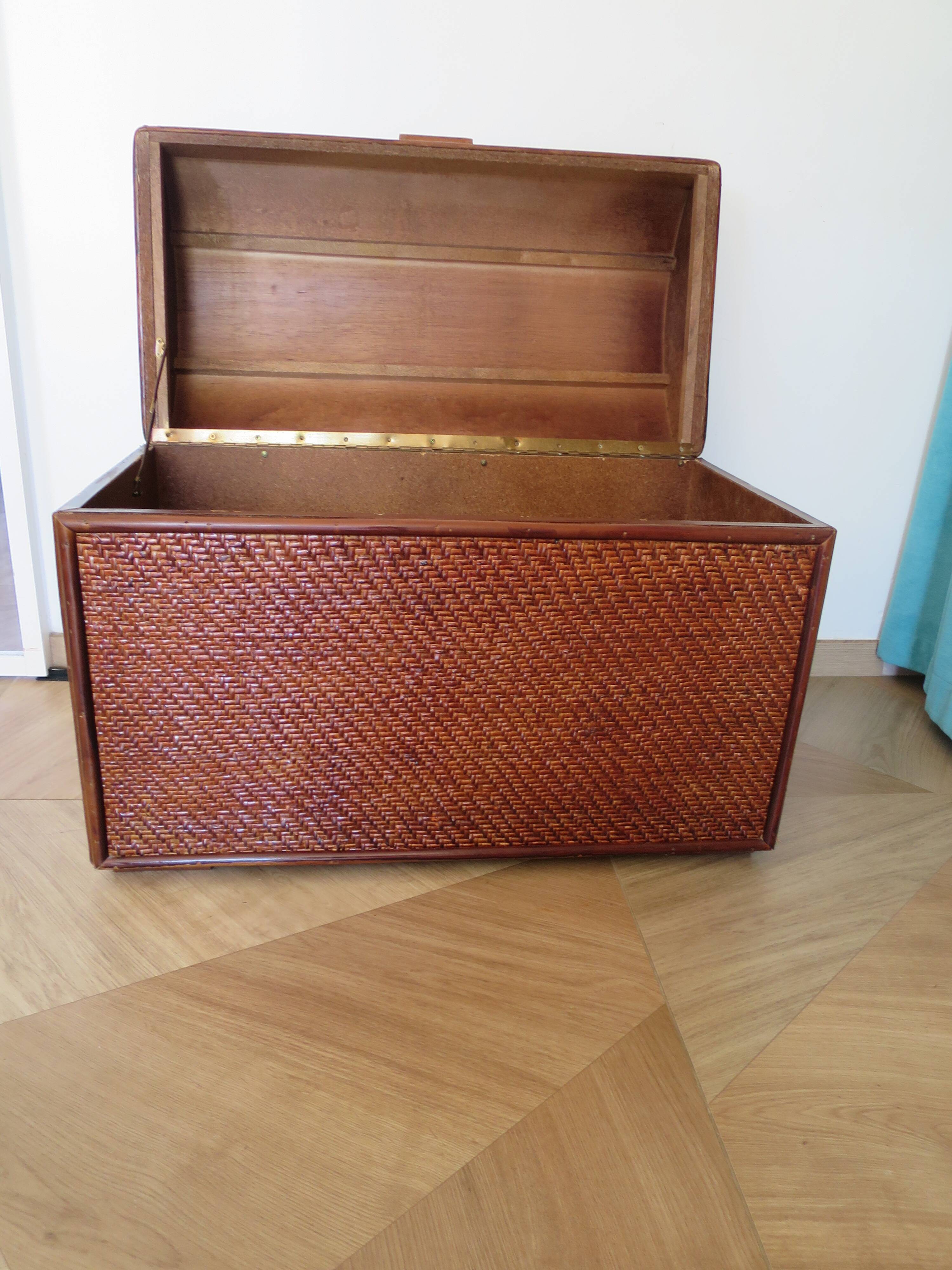 Vintage storage chest - curved - woven rattan - 1970s - mahogany colour