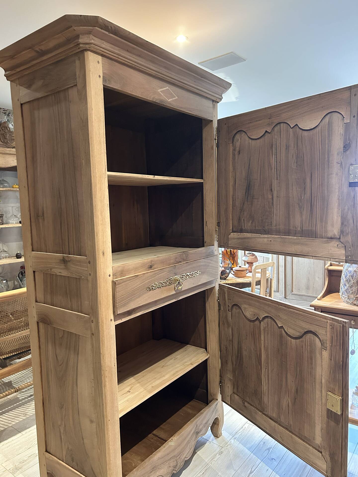 Wardrobe (Man standing)