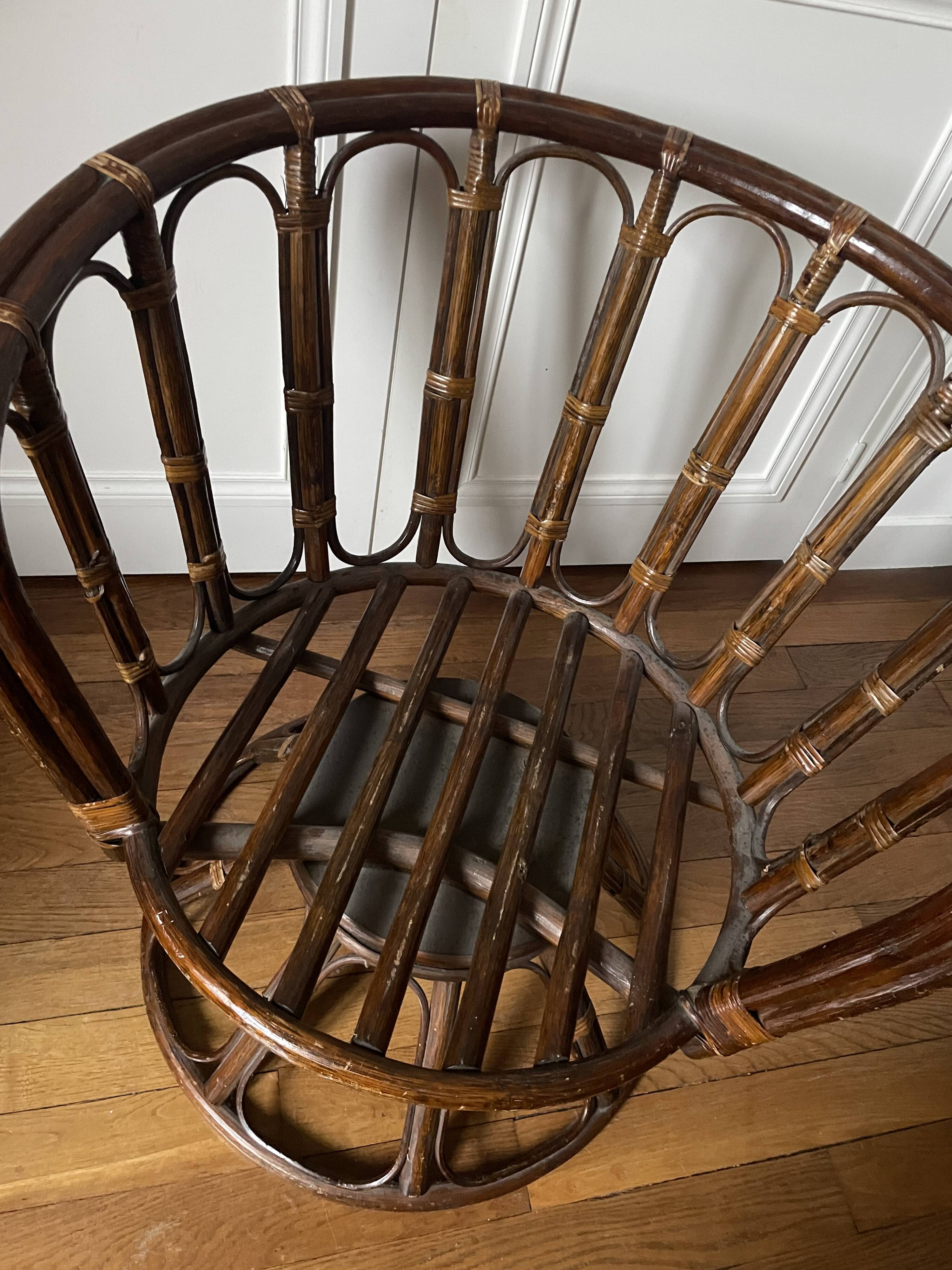 Fauteuil pivotant rotin et osier vintage