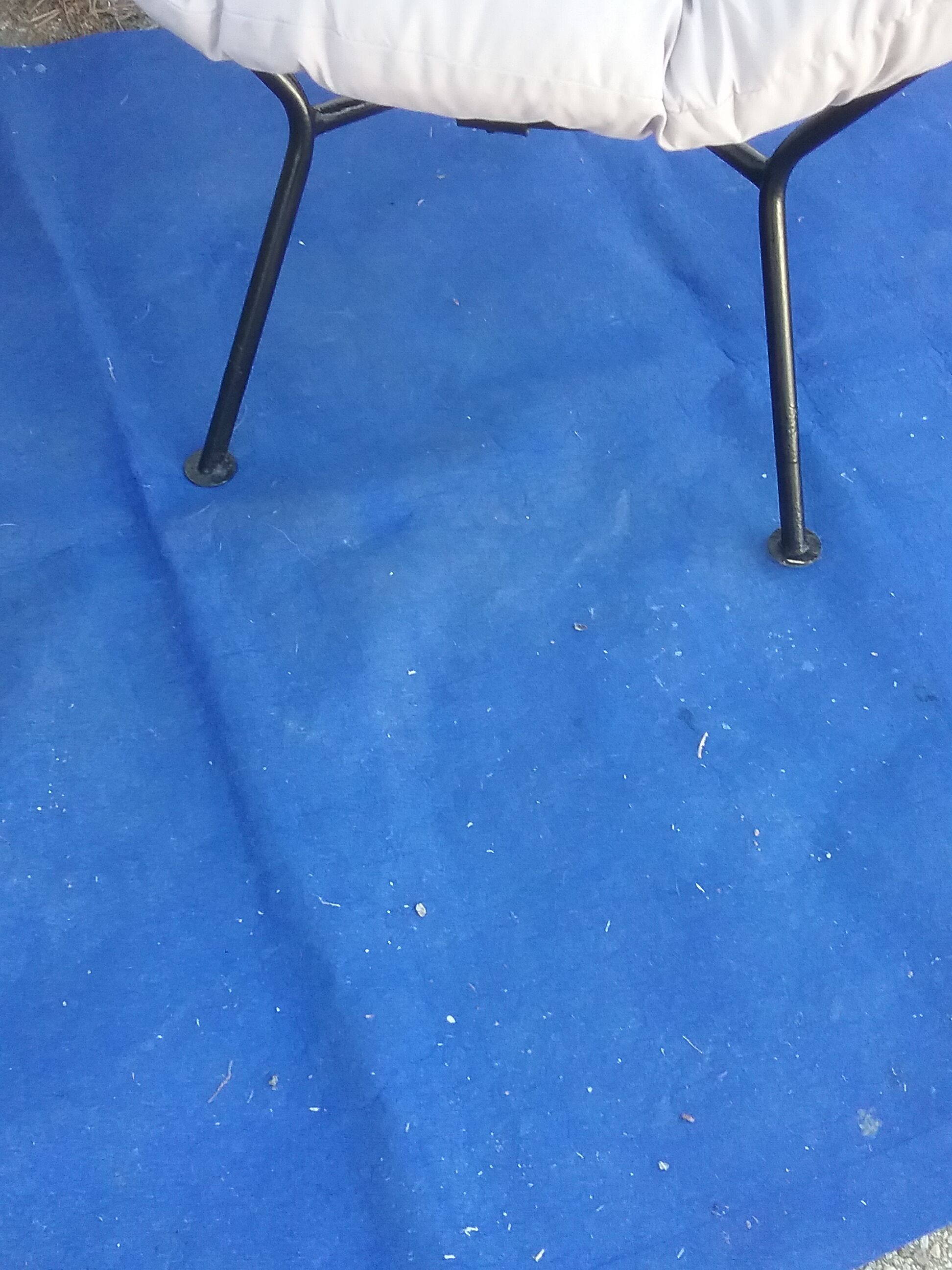 Paire de fauteuils vintage corbeille