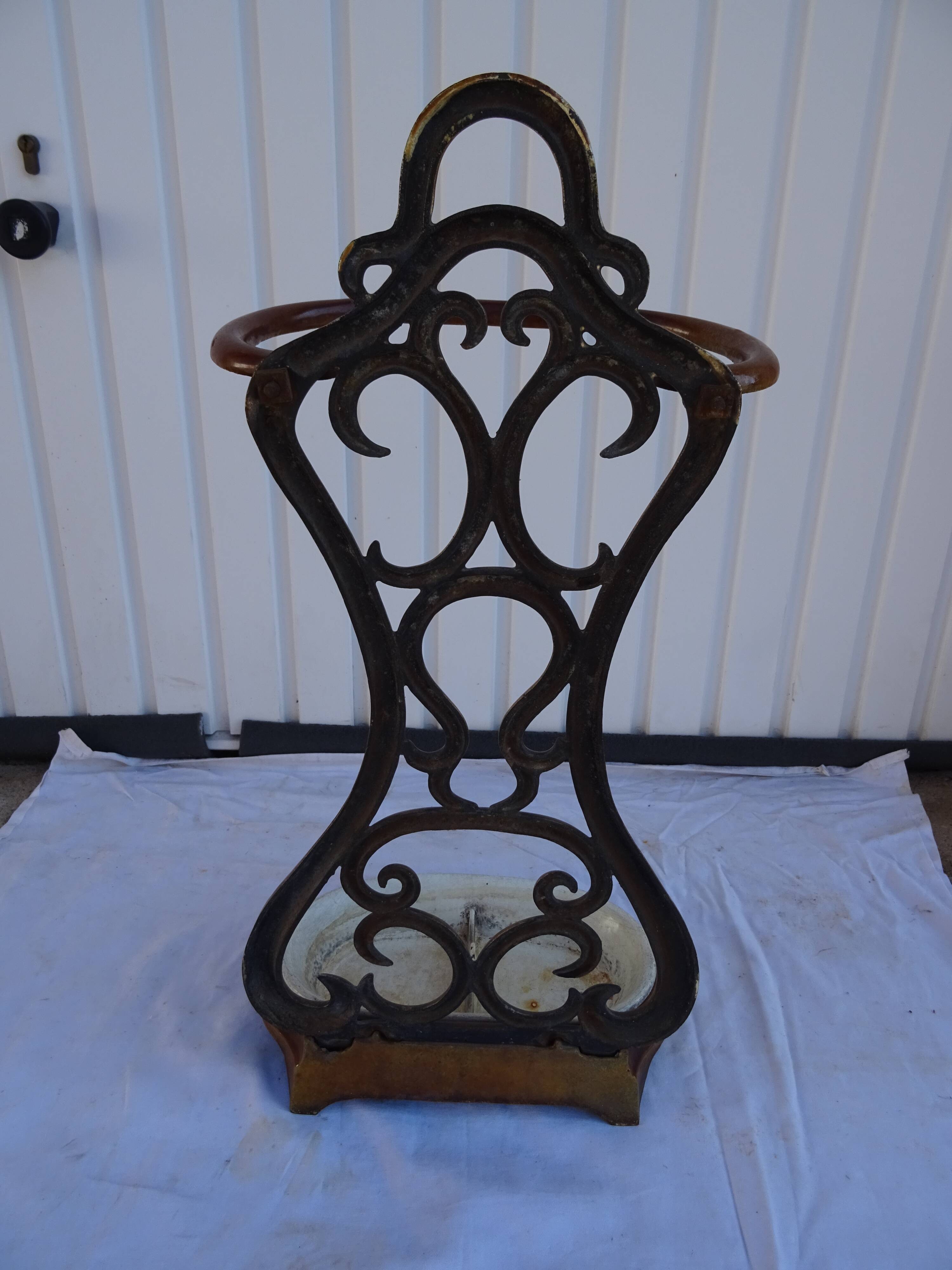Audemar Guyon bistro enameled cast iron umbrella stand in Dole Jura France
