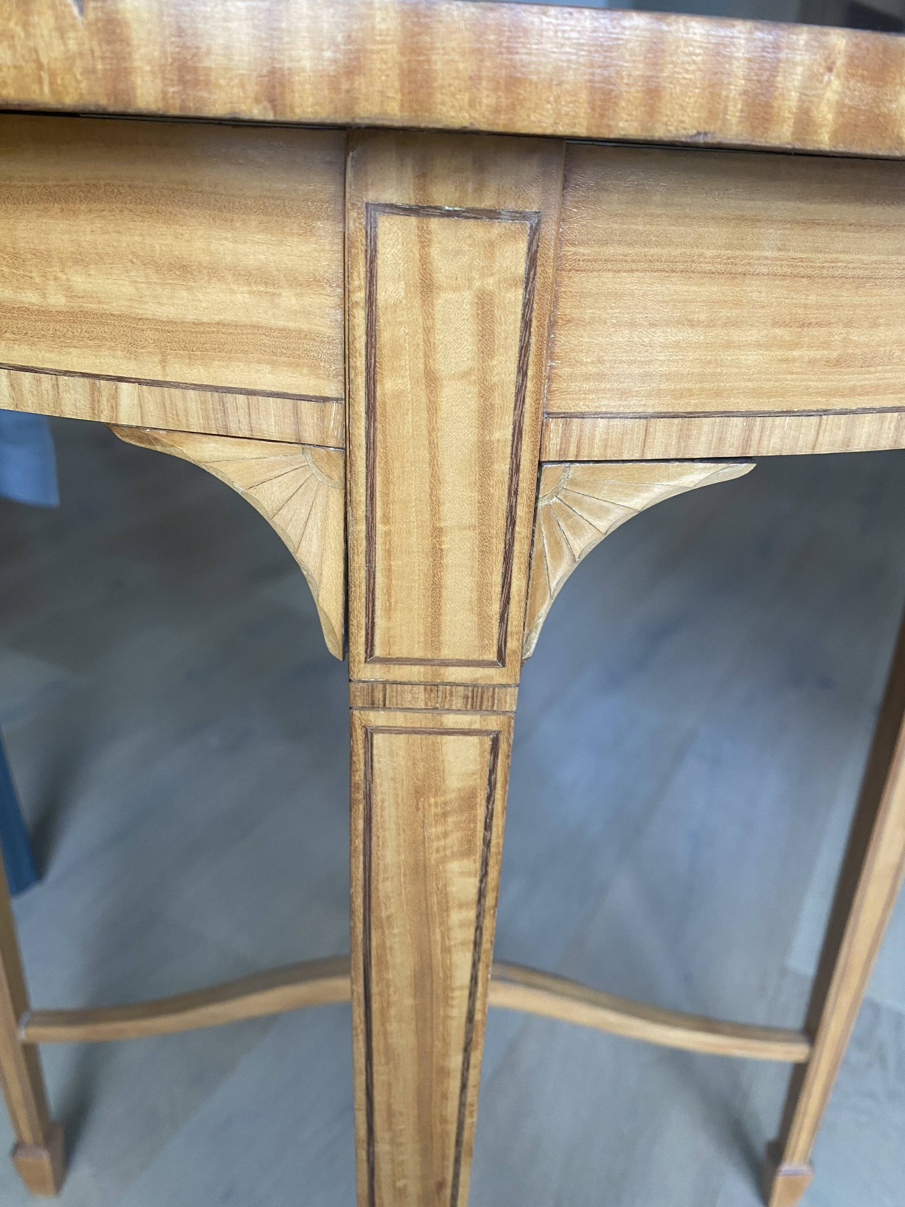 Art Nouveau Rosewood pedestal table