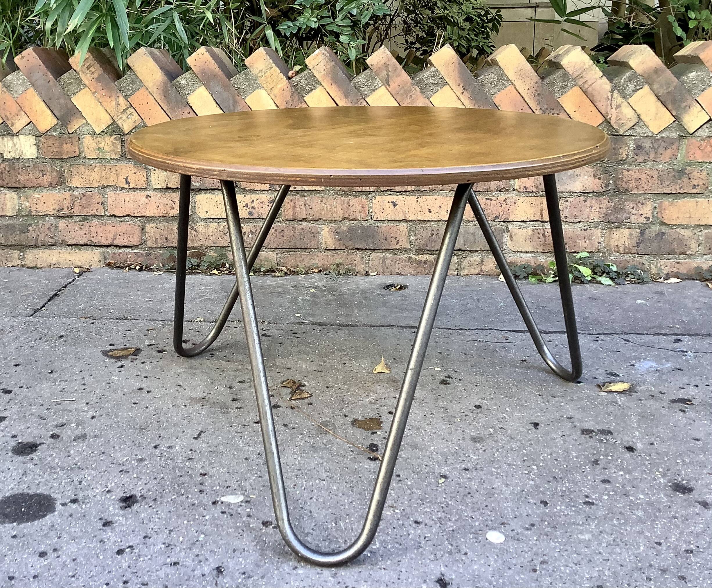 Table by Jacques Hitier Tubauto