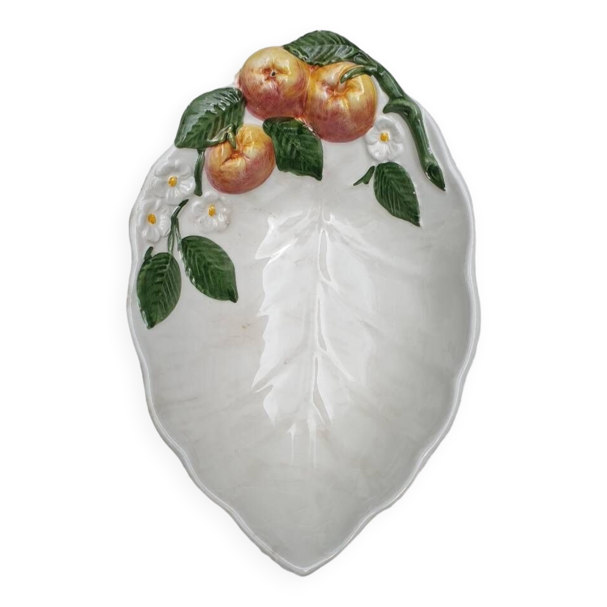 Fruit dish in apple slip