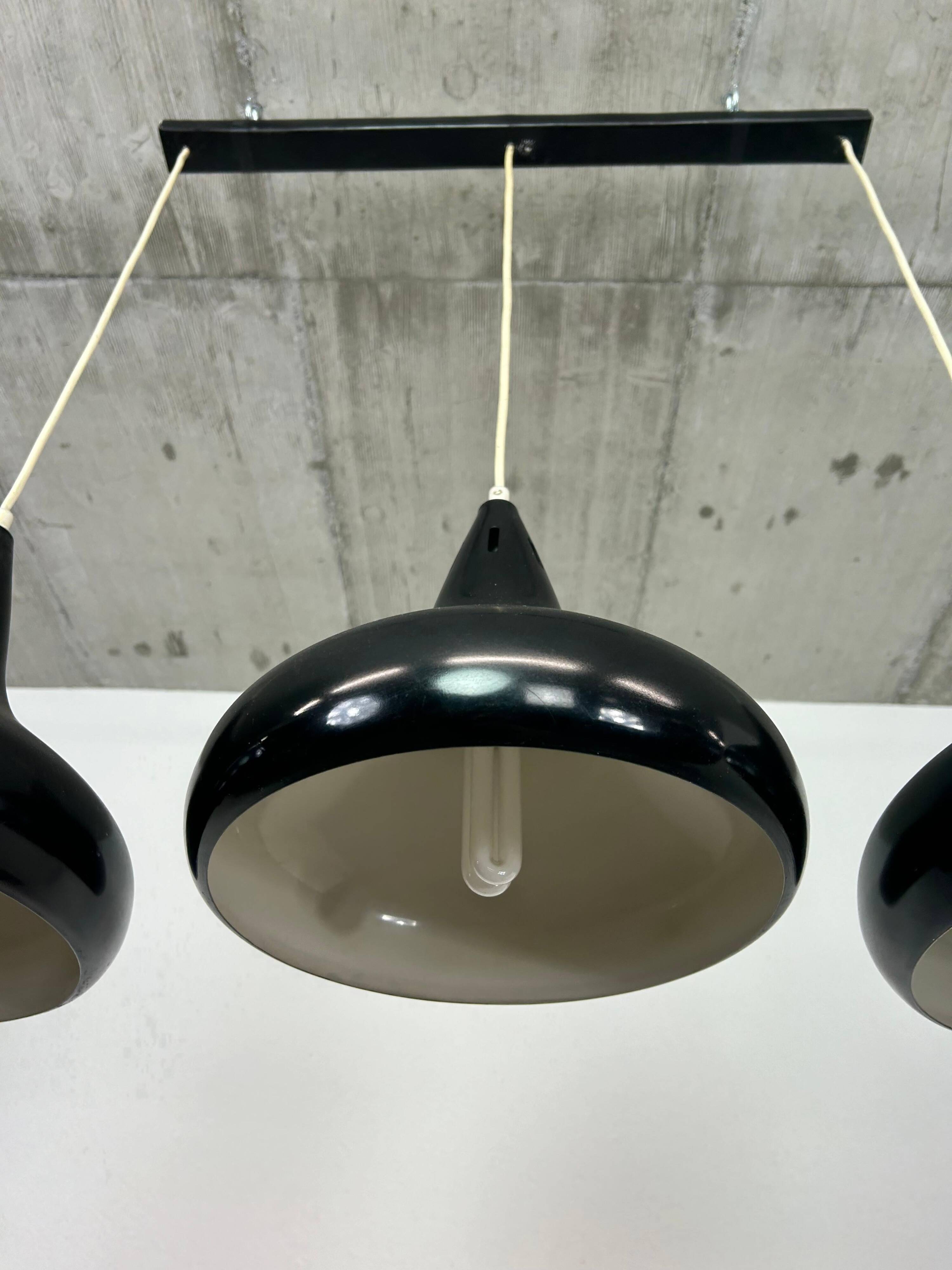 Lampe de plafond noire moderne du milieu du siècle