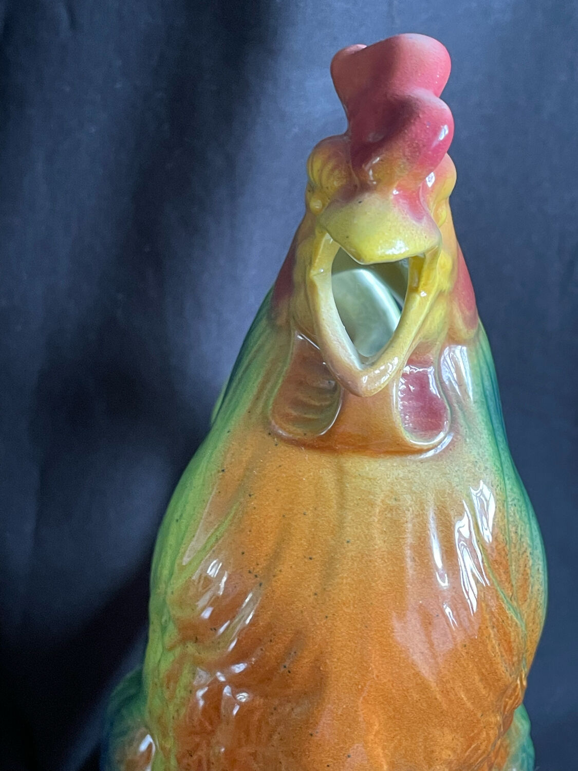 Carafe barbotine saint clément forme coq