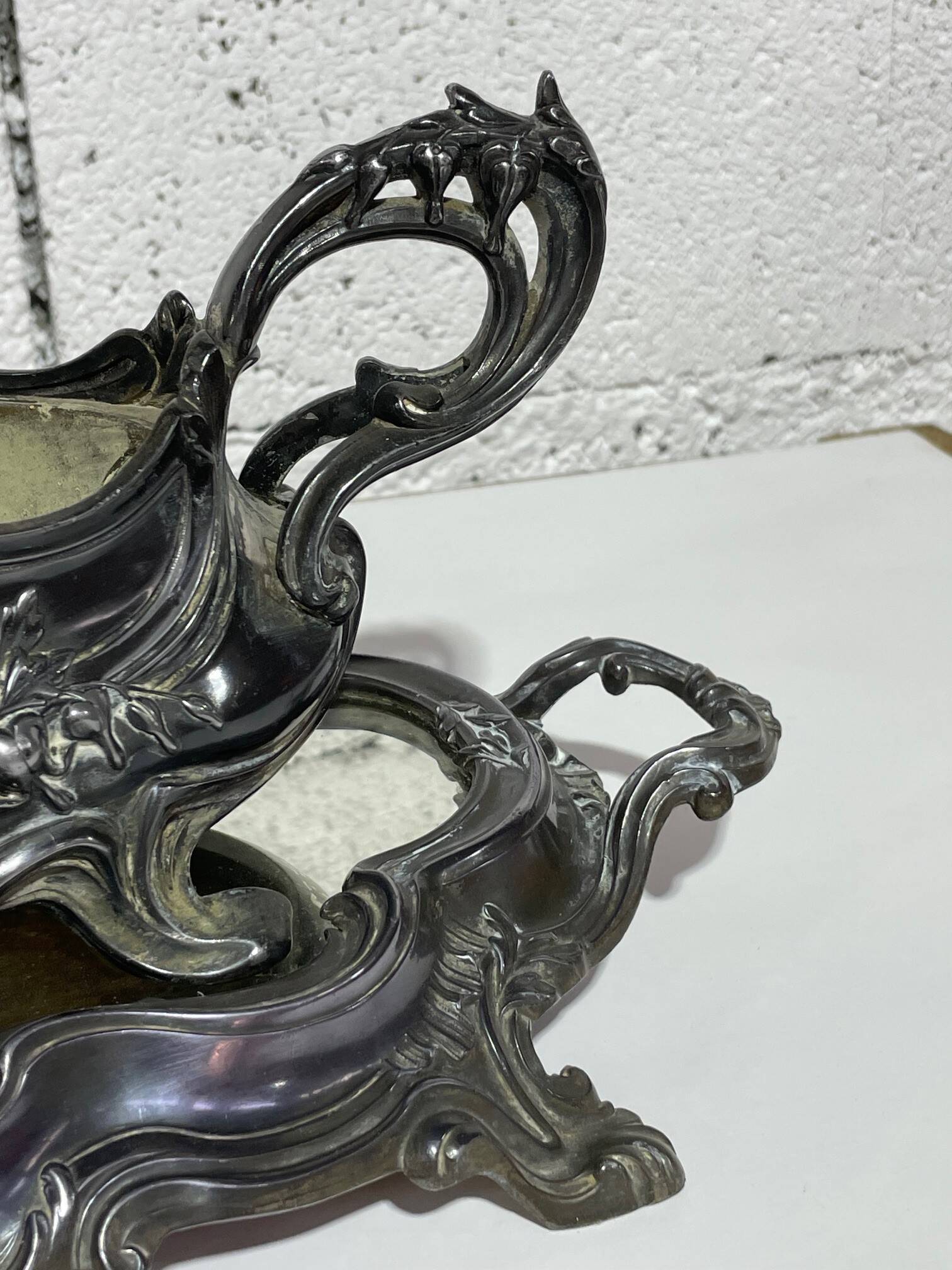 Table jardinière and its silver-plated tray in Louis XV style.