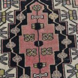 Tapis vintage oriental fait main rose et crème 4x7, 130x225 cm