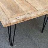 Table basse en bois avec pieds épingles
