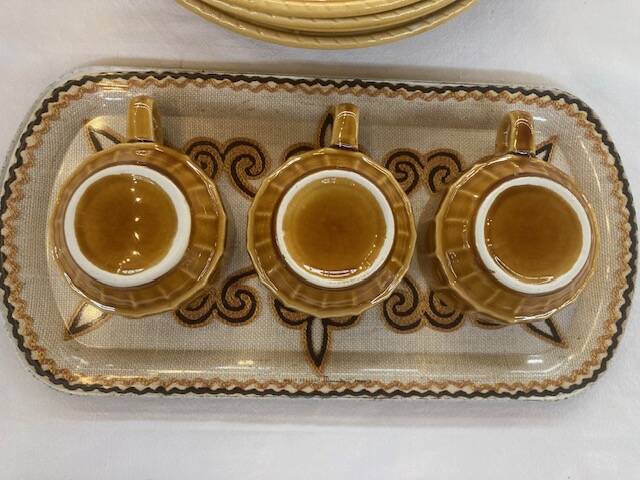 3 Parisian Cafés espresso cups on their small tray