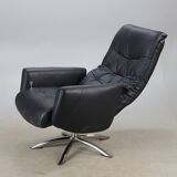Modern Black Leather Swivel Armchair — Chrome Base — 2000s — H 107 cm