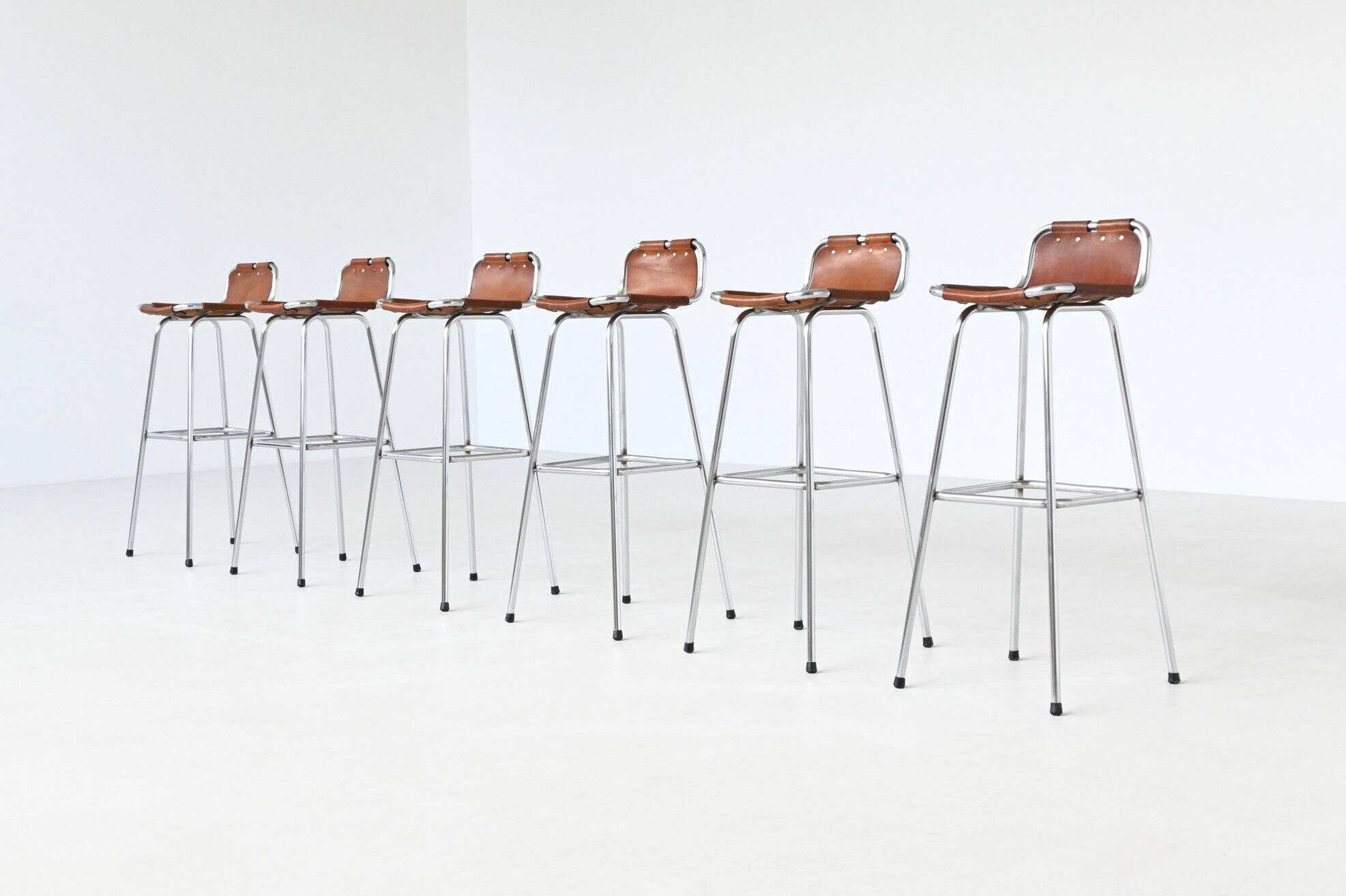 Ensemble de six tabourets de bar Charlotte Perriand, Station de ski des Arcs, France, 1960