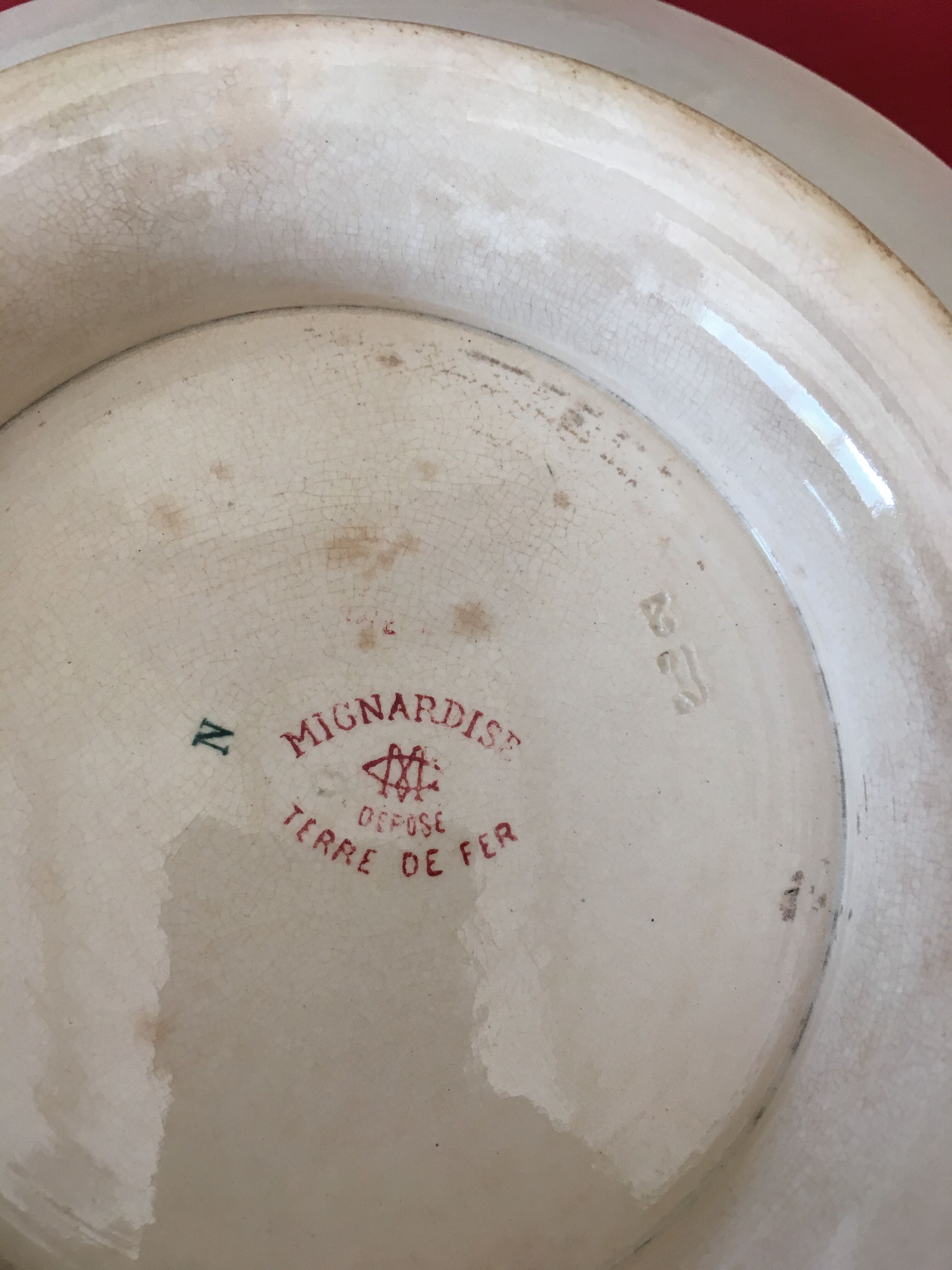 Plate mounted Land of Iron Mignardise