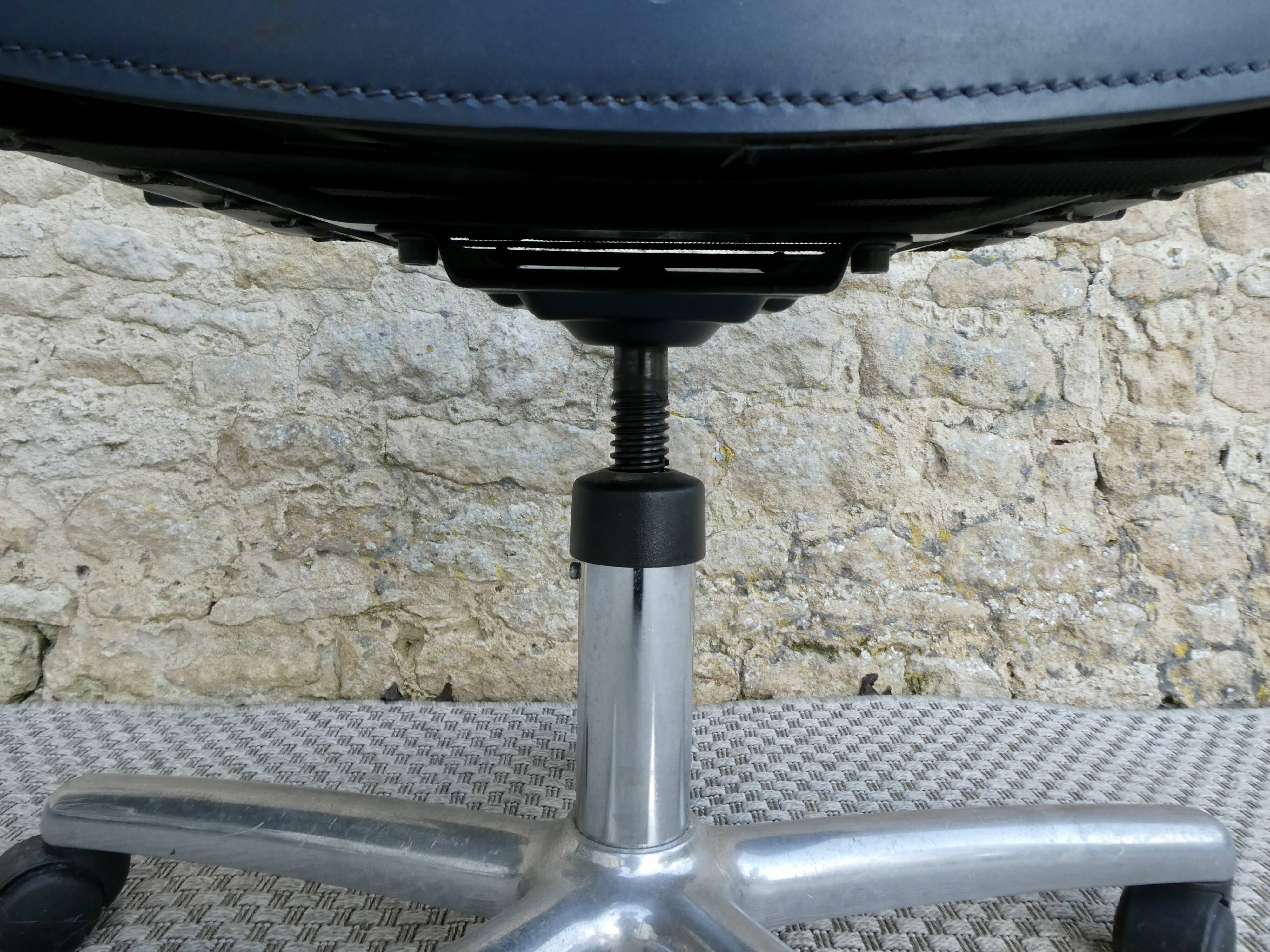 Office chair by Carlo Bartoli for Matteo Grassi in leather.