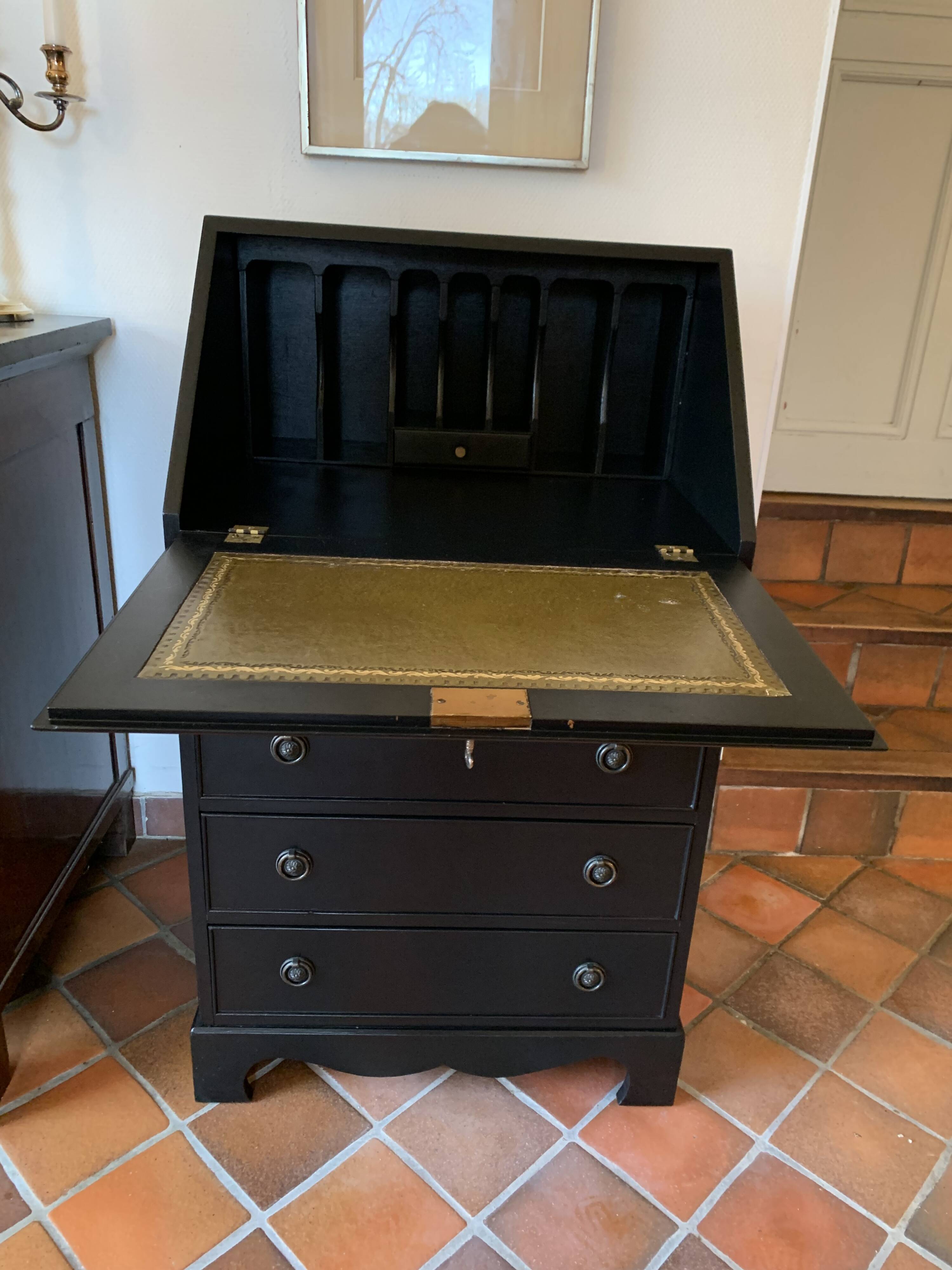 Small convenient secretary