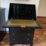 Small convenient secretary