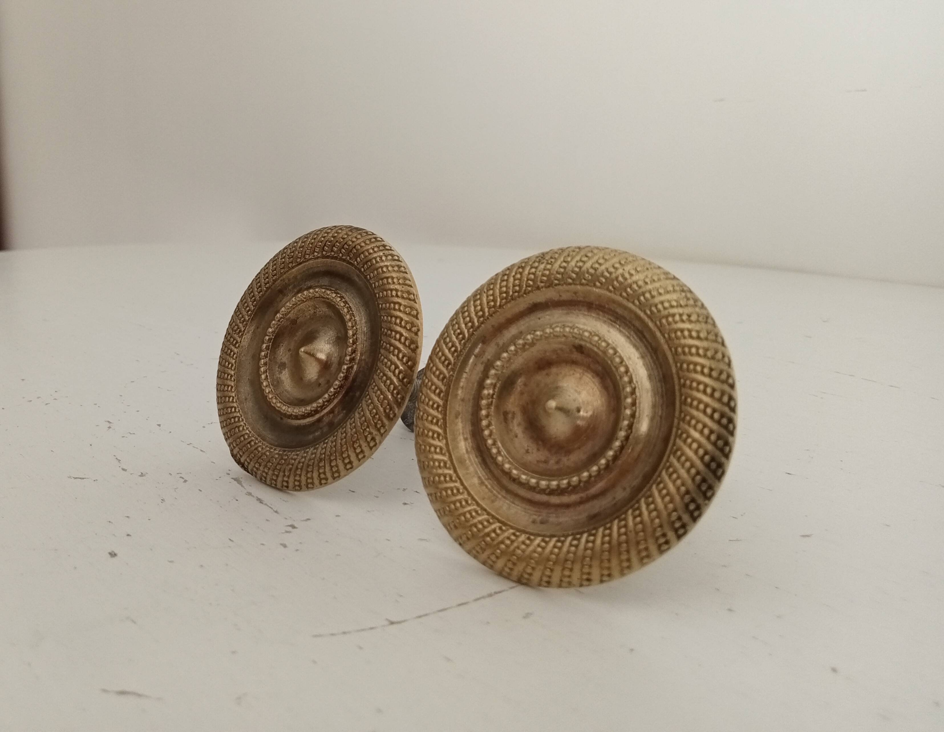 Paire de boutons de meubles Empire en bronze XIXeme