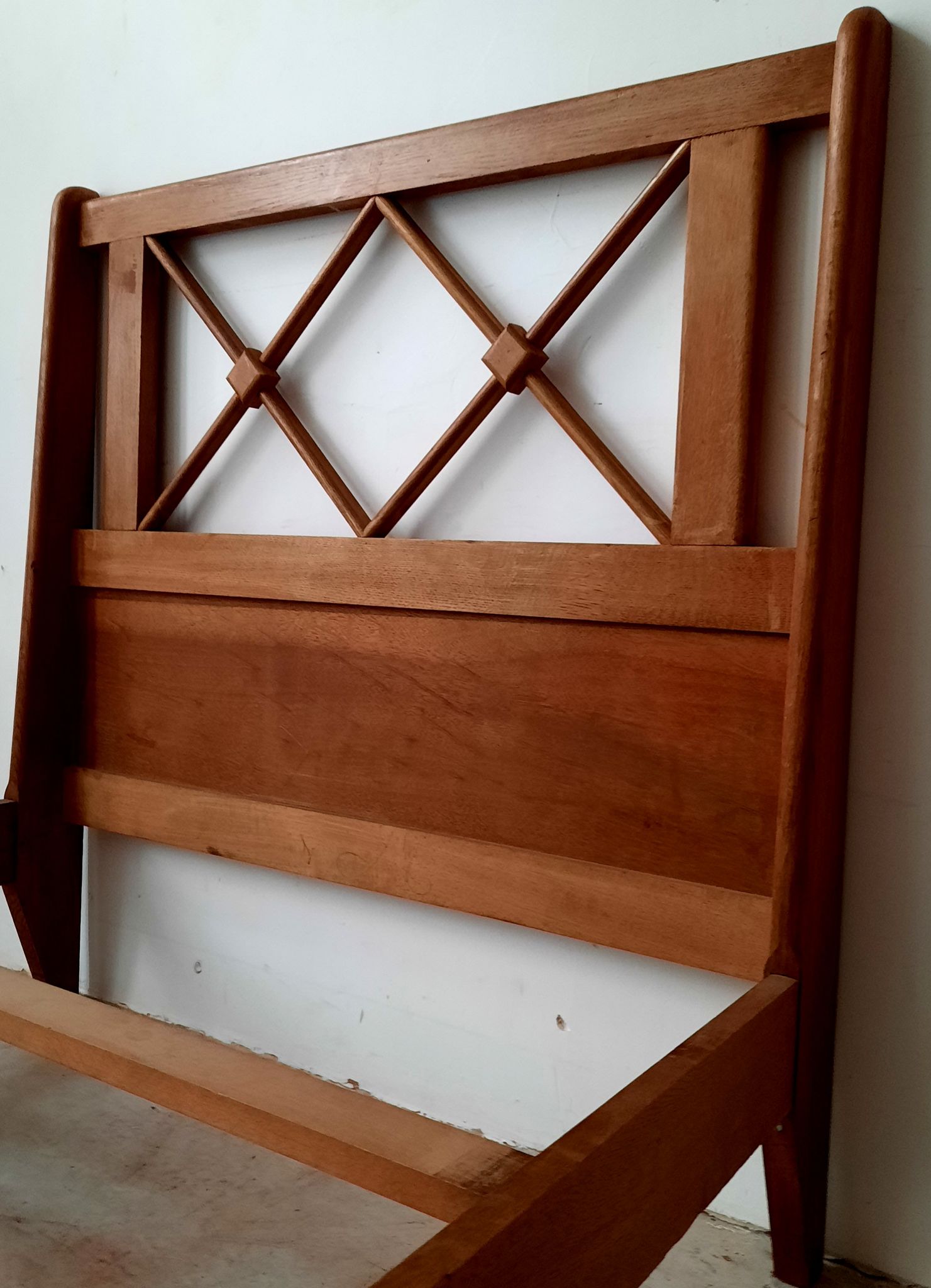 Oak side bed made by Ateliers Saint-Sabin 1950