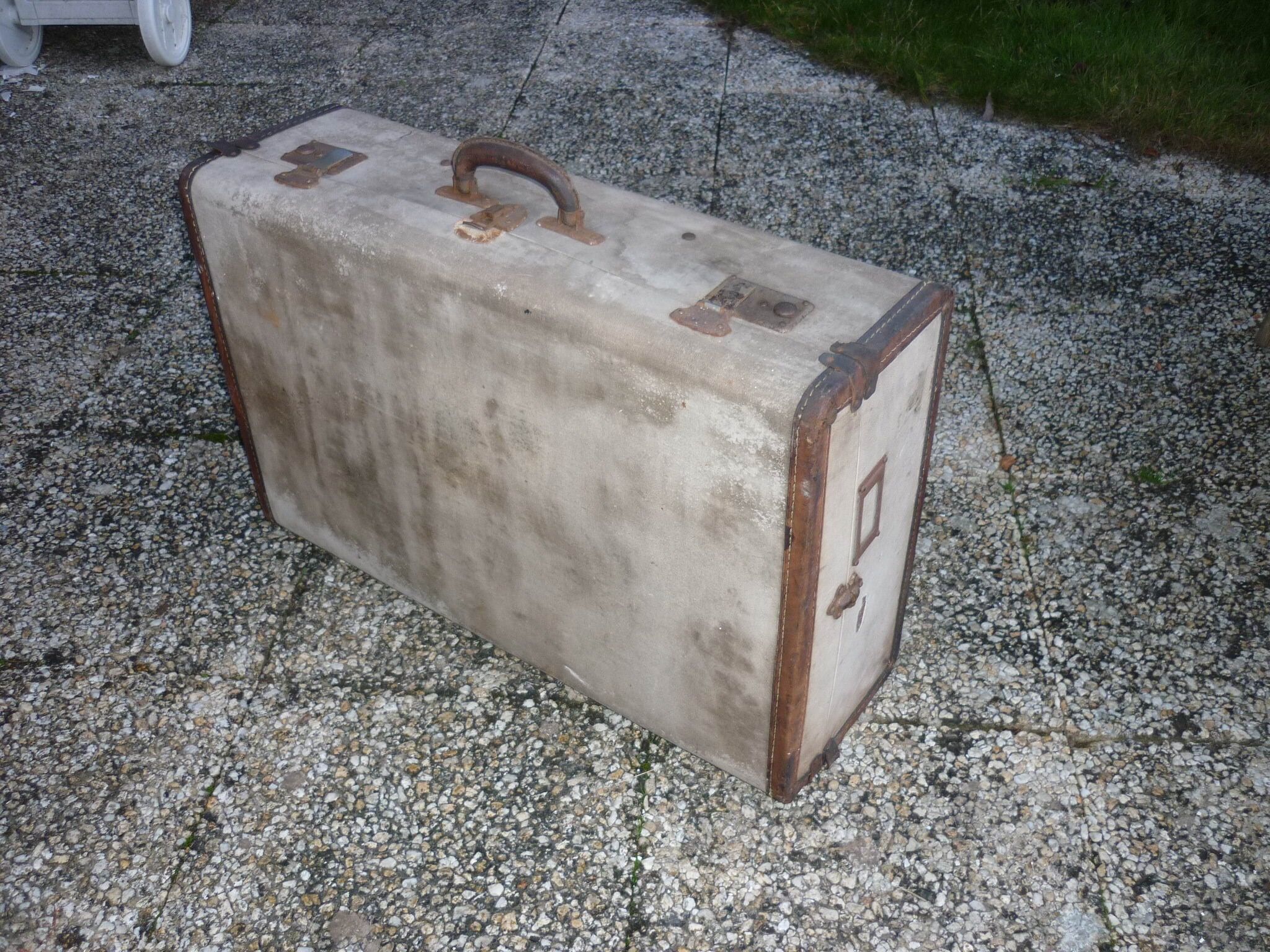 Travel case of the 50s