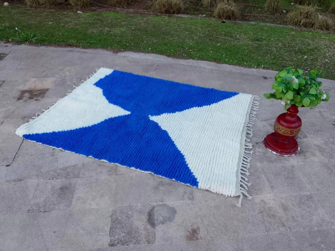 Handmade artisanal Berber rug 2.5x1.5 m