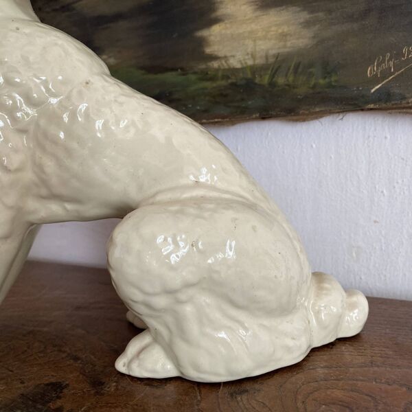 Grand caniche, chien en céramique émaillée, années 20-30