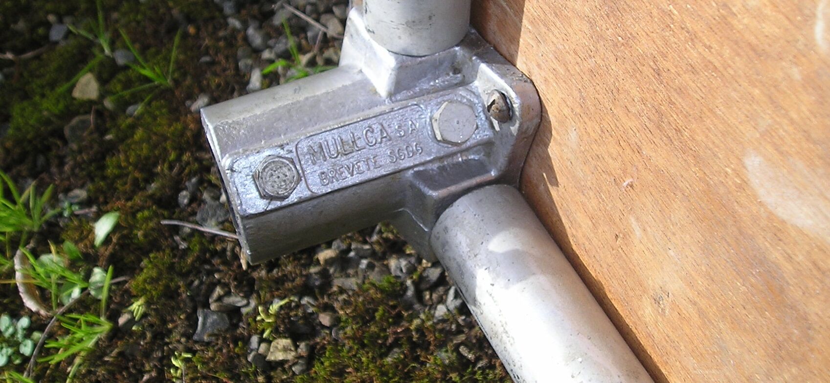 Mullca canteen table with towel holder, red formica, 60s/70s
