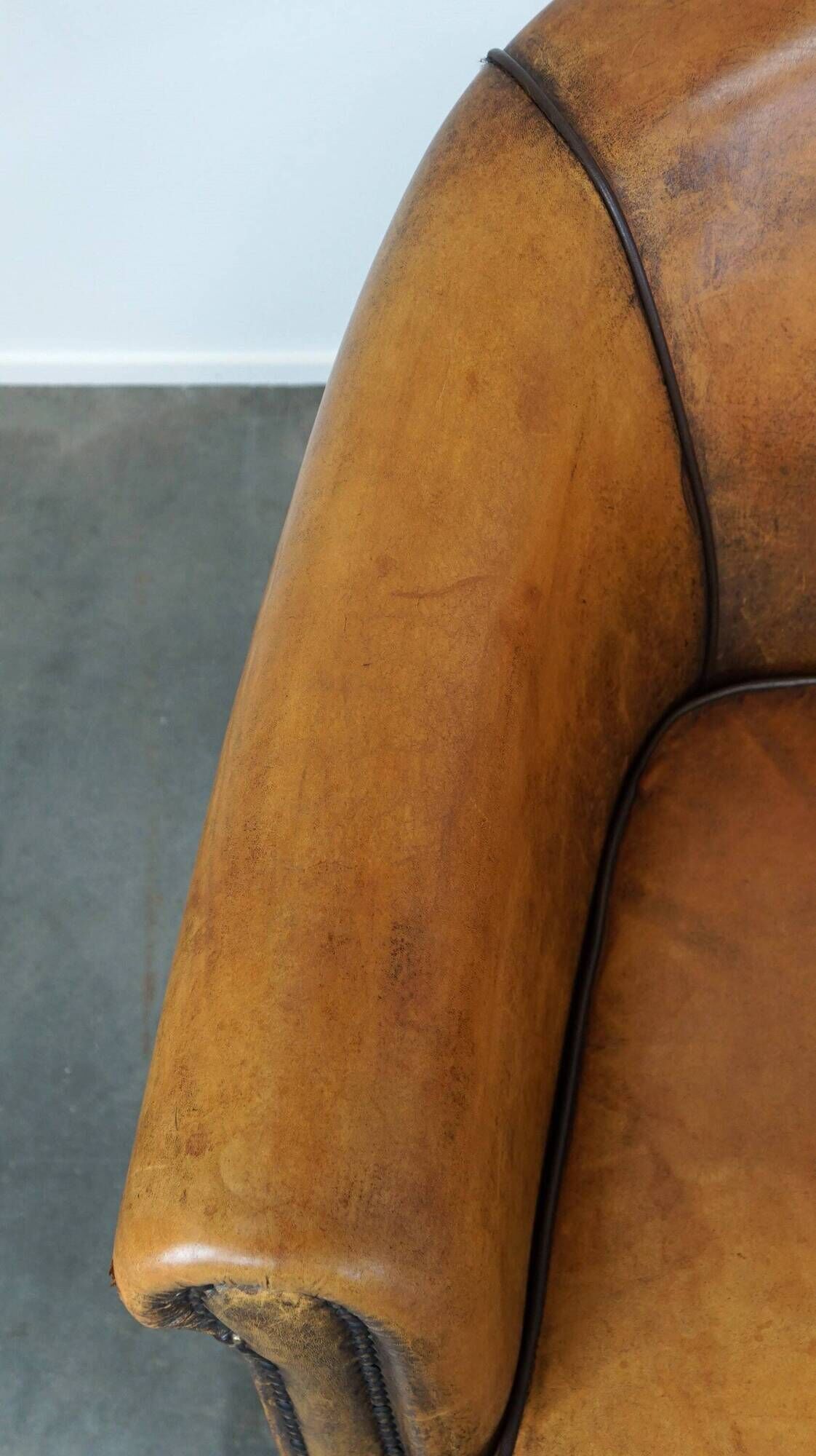 Set of 2 stylish yet beautiful and comfortable sheepskin club armchairs