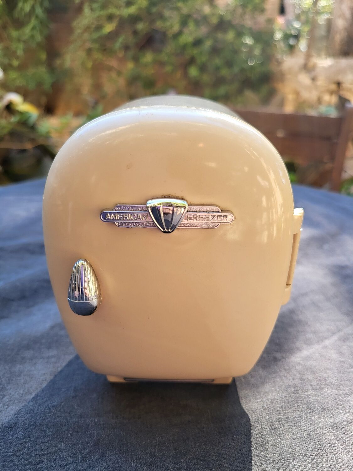 Miniature vintage fridge desk organizer
