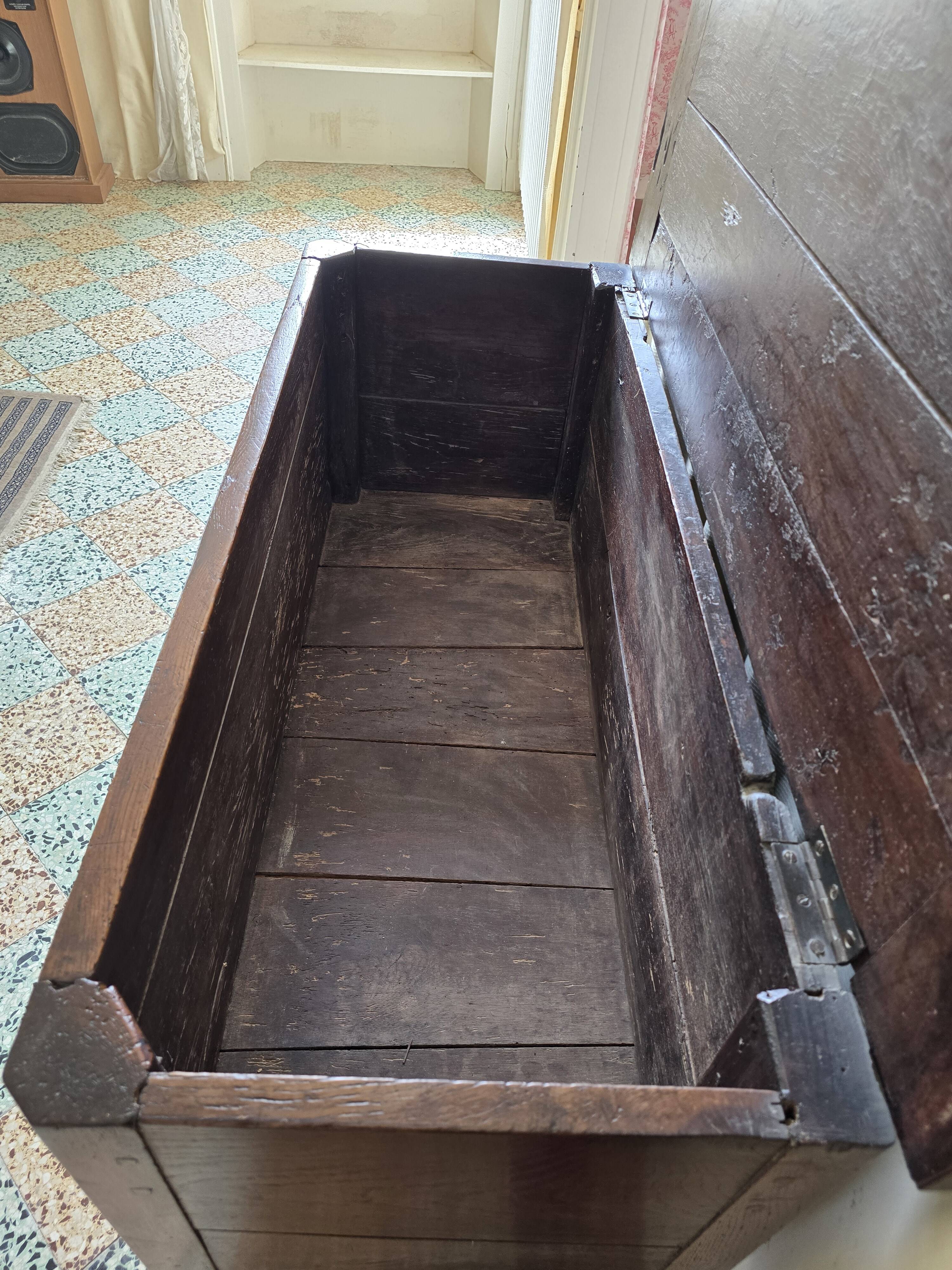 Antique trough / antique chest in solid oak – late 19th / early 20th century