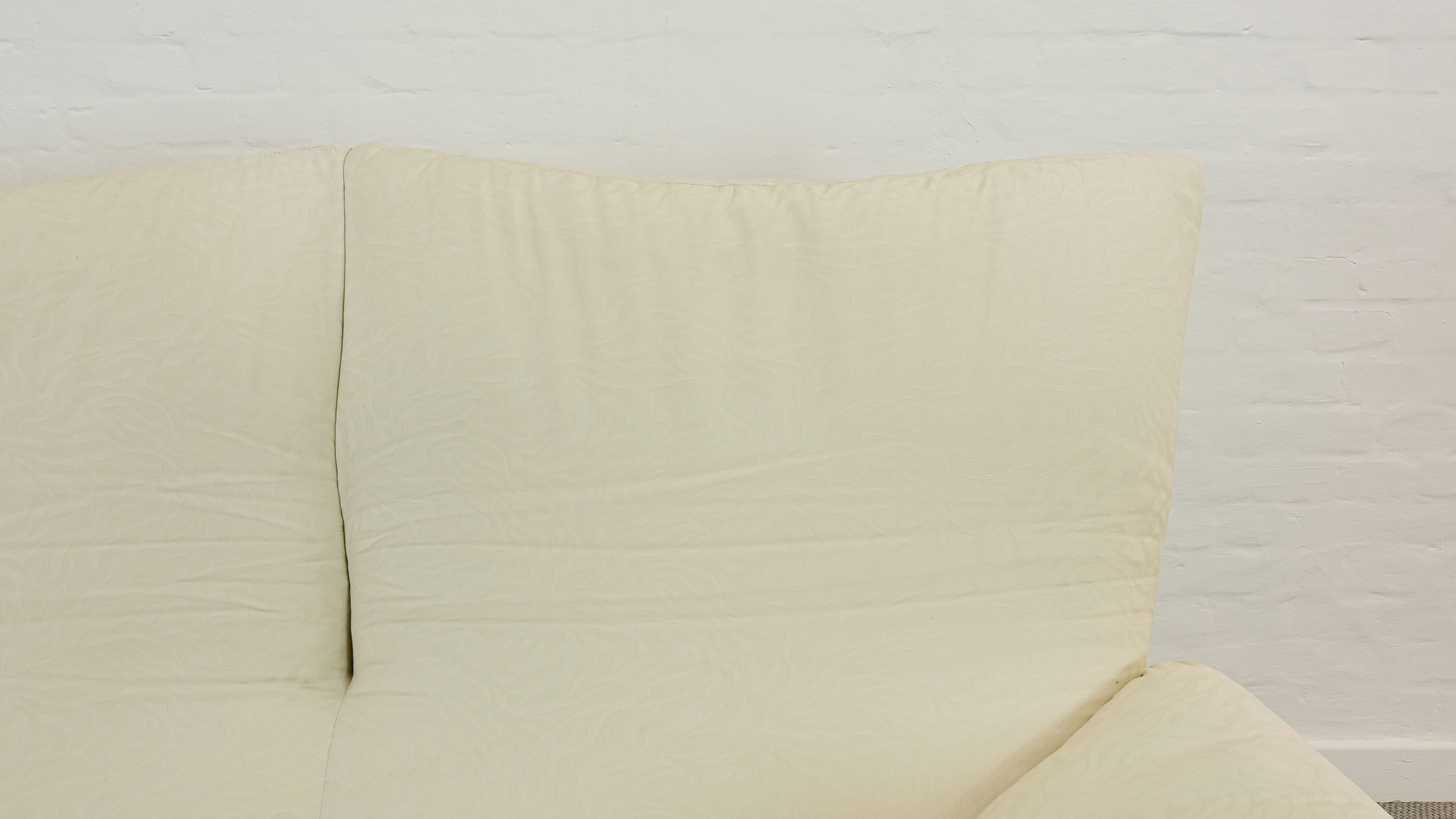 Maralunga 3-seat Sofa with Footrest in offwhite by Vico Magistretti for Cassina, Italy