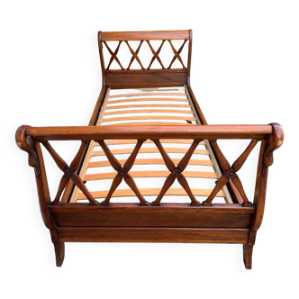 Single wooden bed