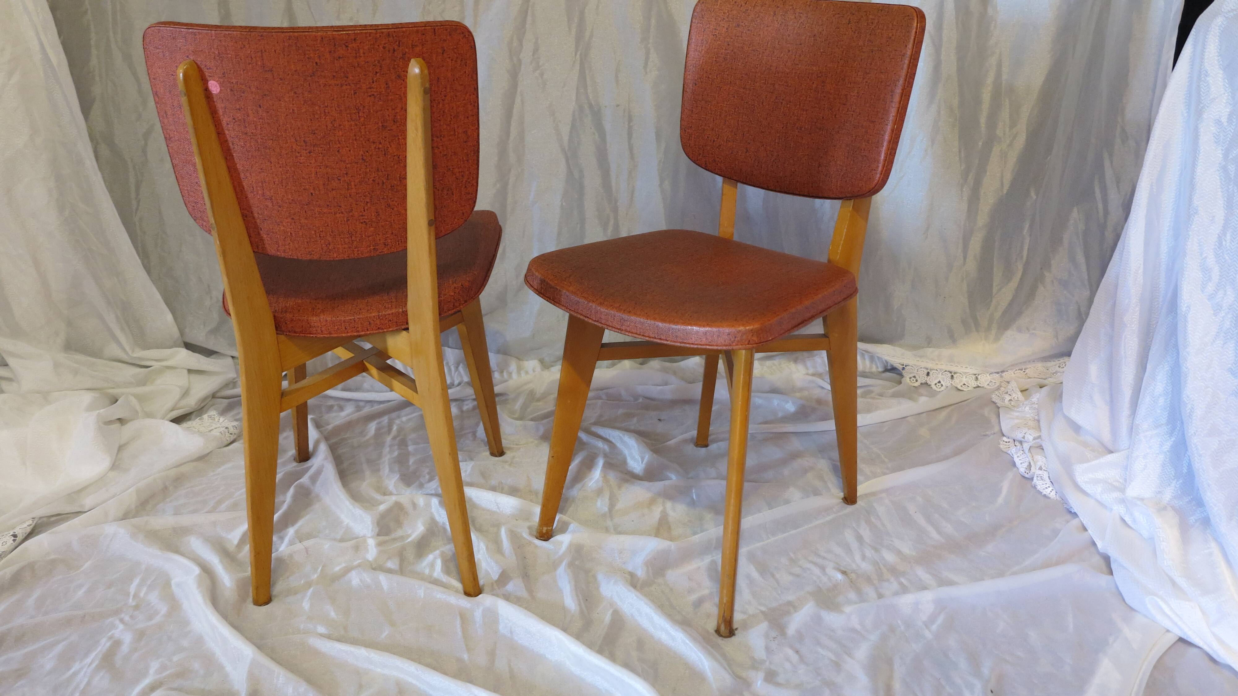 Paire de chaise skaï rouge années 50