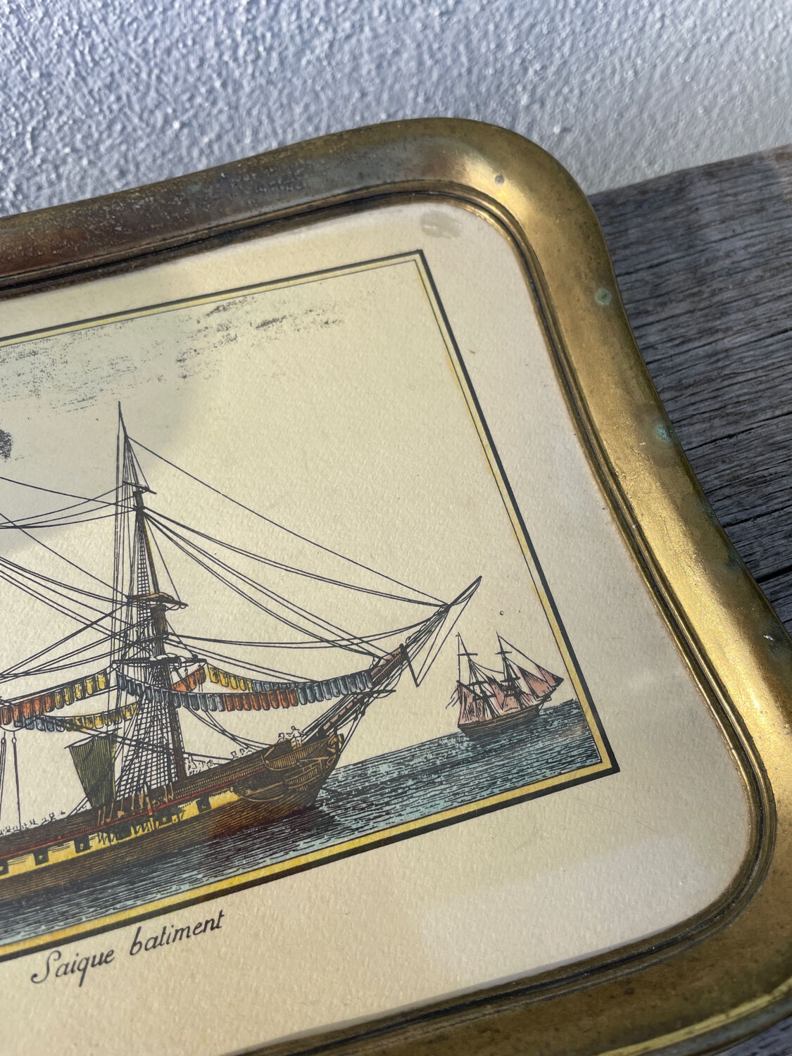 Cadre métal doré et bateau