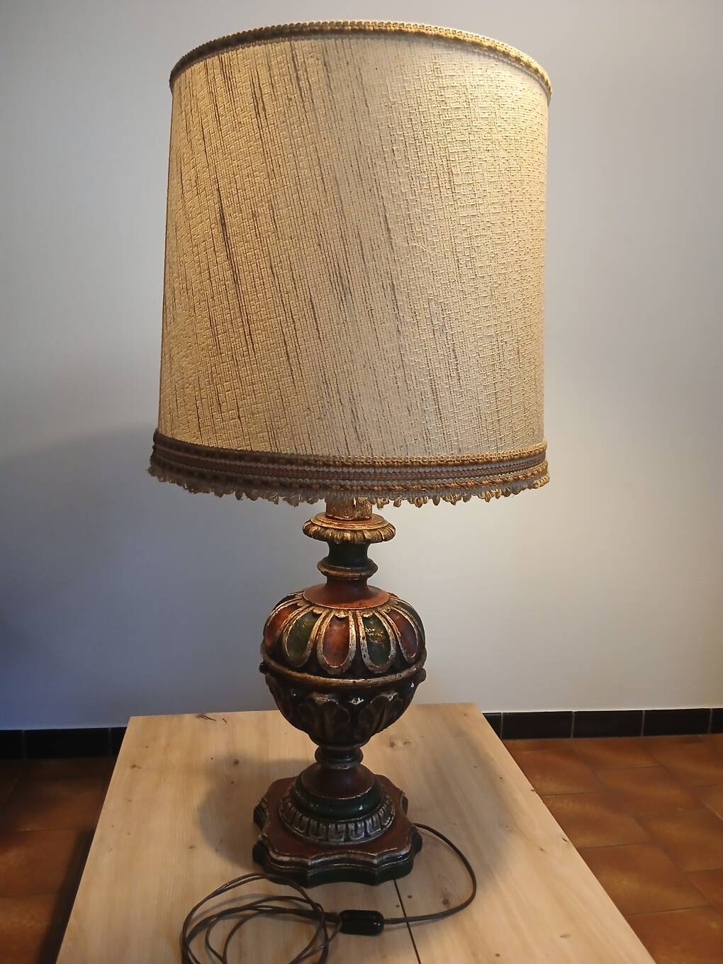 Vintage 1960s Venetian lamp – wooden base – Total height: 1.00 m