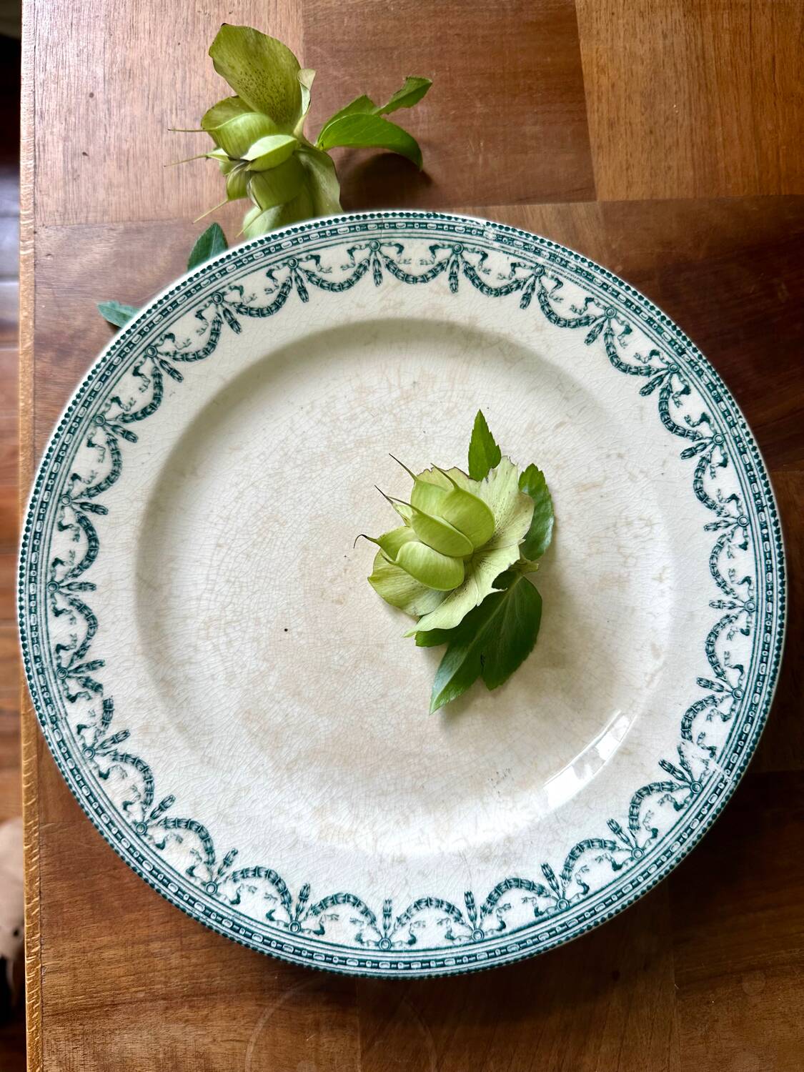 Small round dish on foot