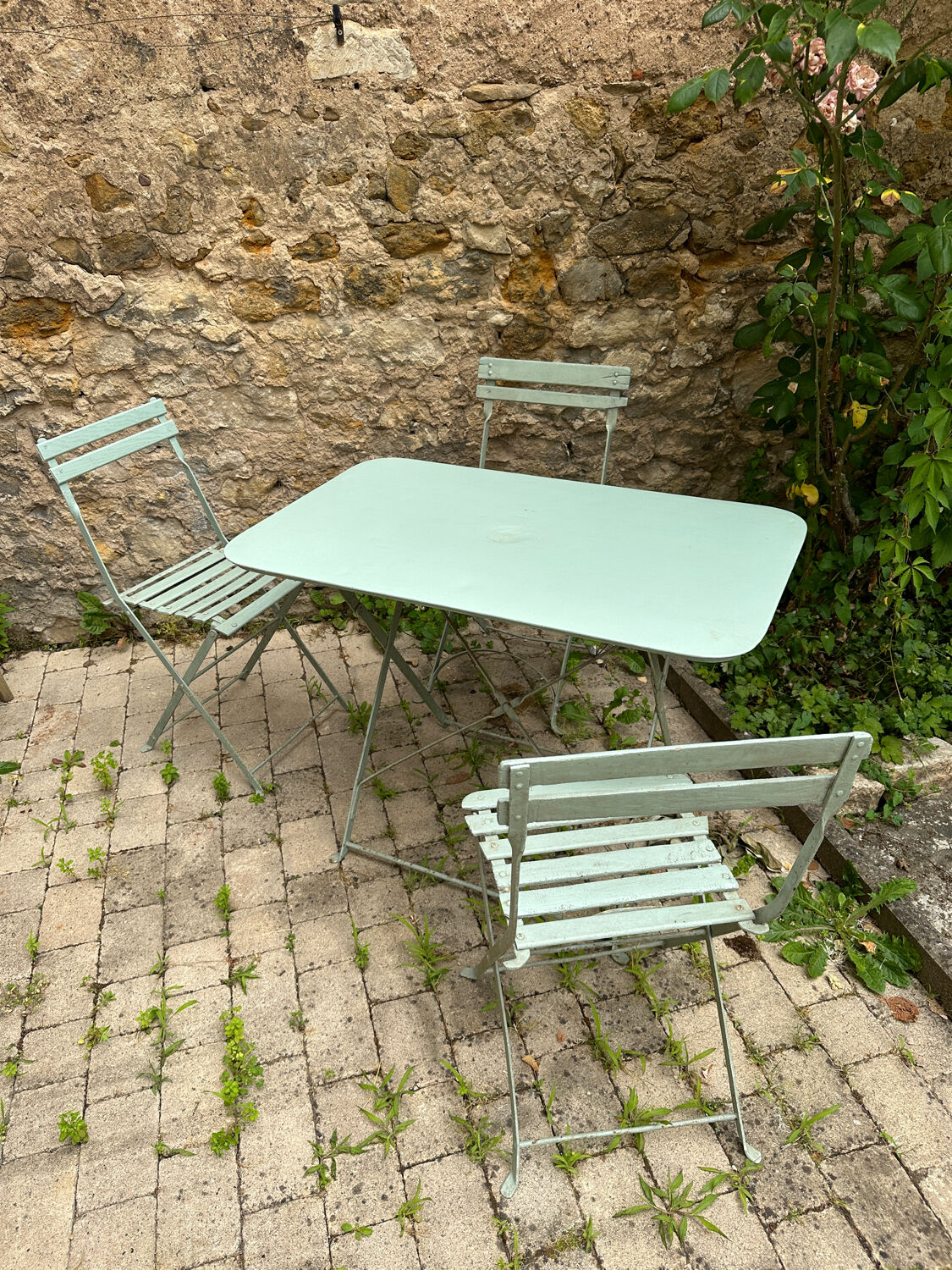 Almond green metal garden furniture