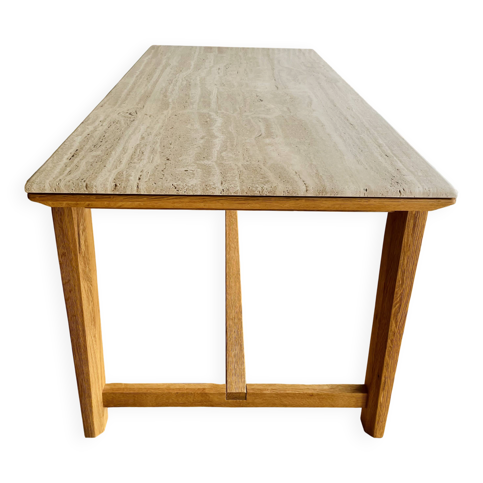 Table designer E. Gallina en travertin et chêne massif pour 6 personnes.