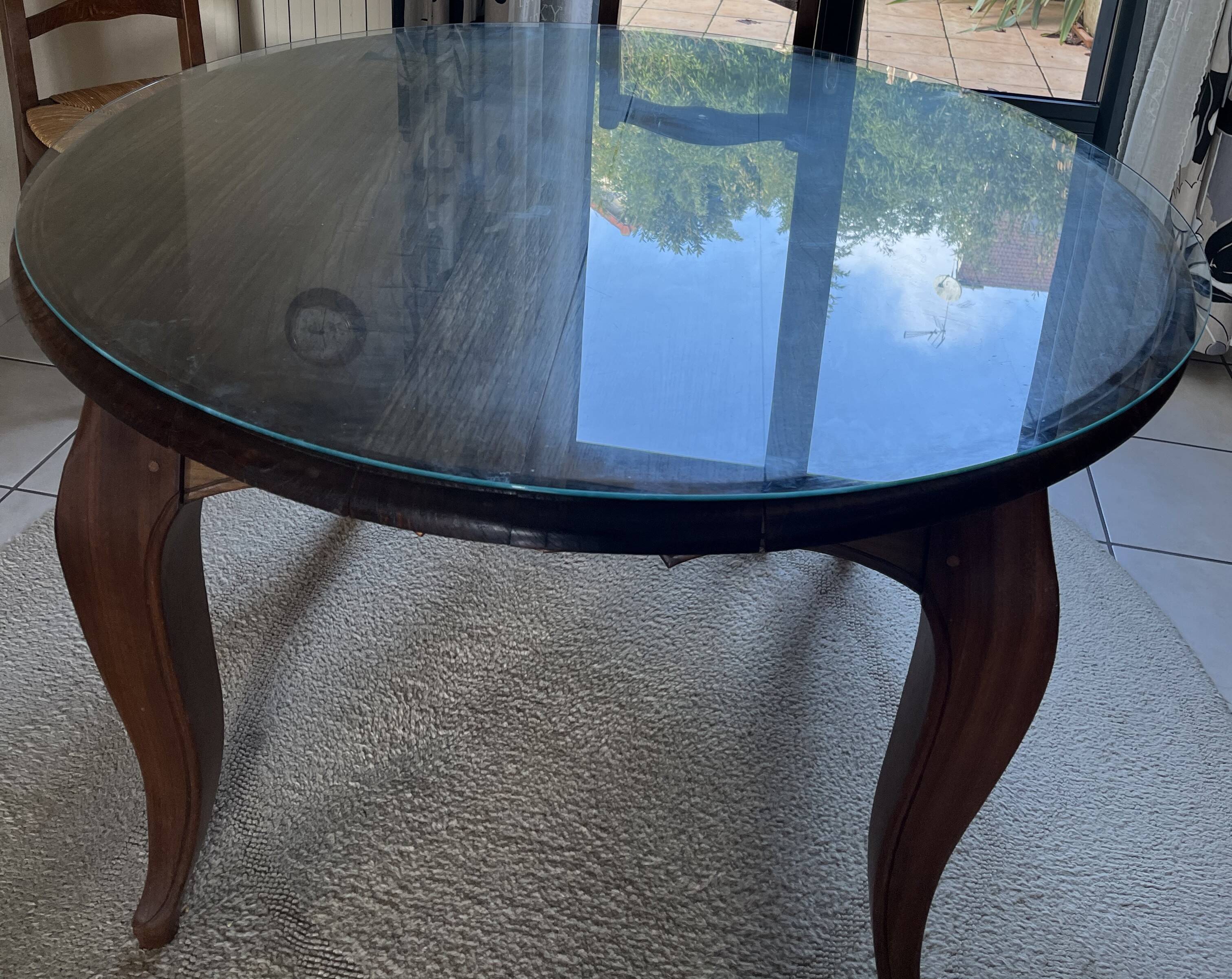 Solid chestnut table, diameter 120 cm with an extension of 50 cm - rené trotel