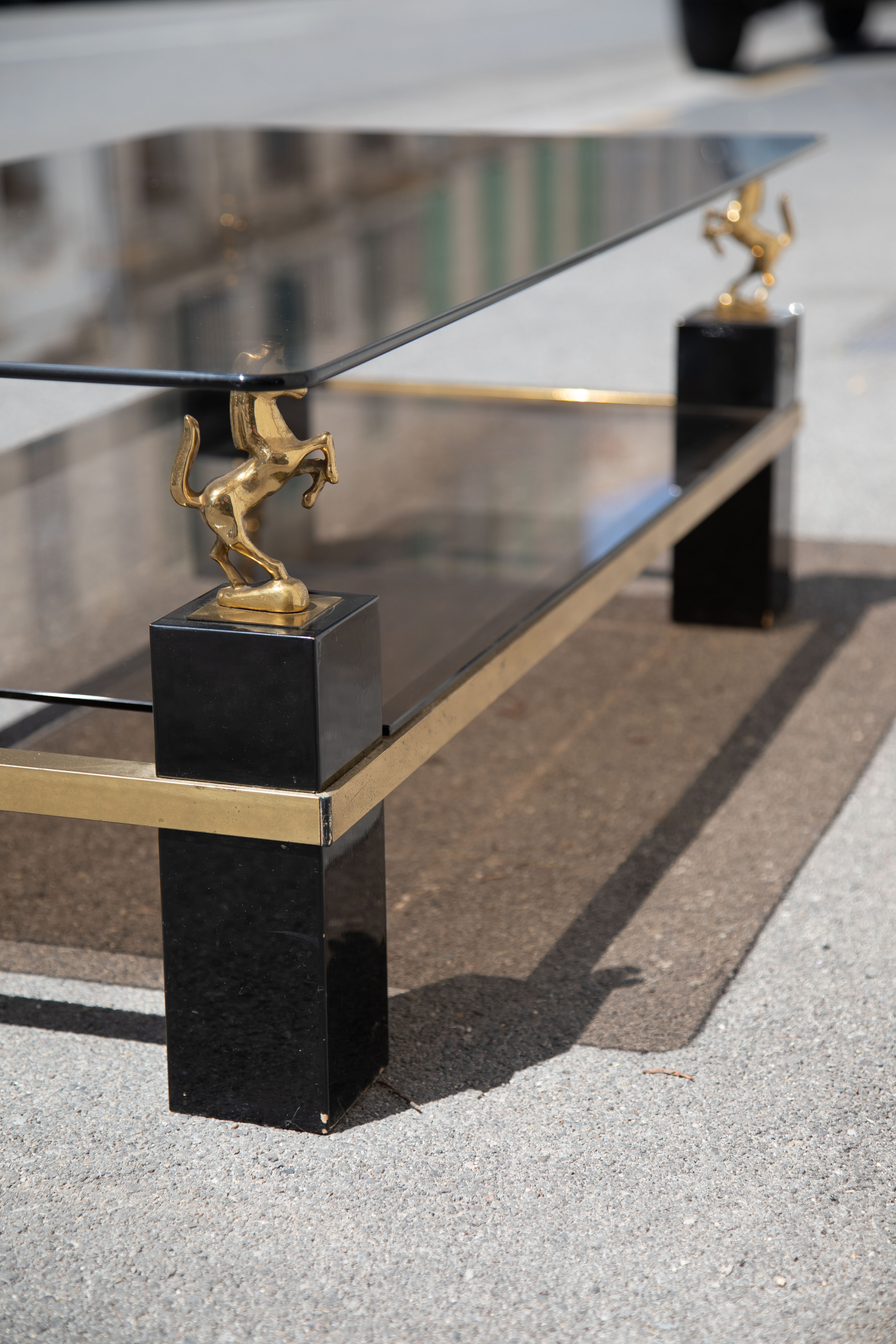 Horse coffee table 70