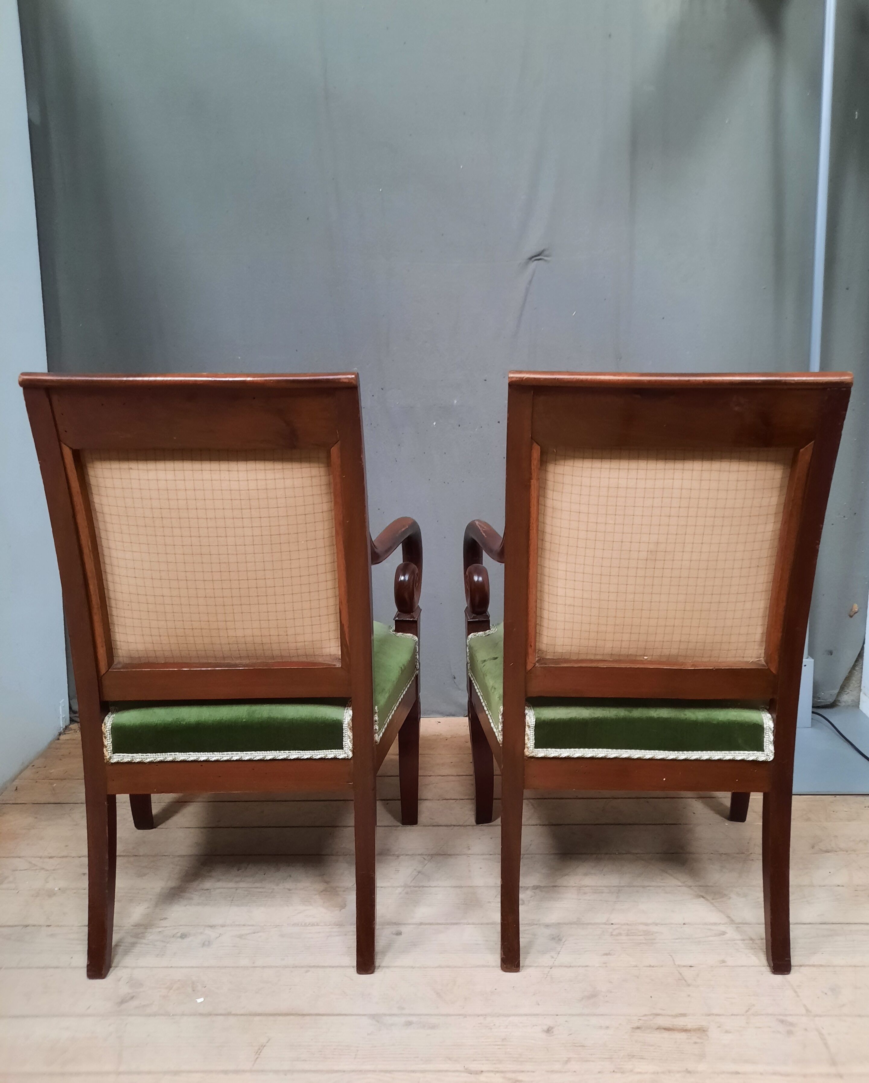 Pair of armchairs with acajoi butts