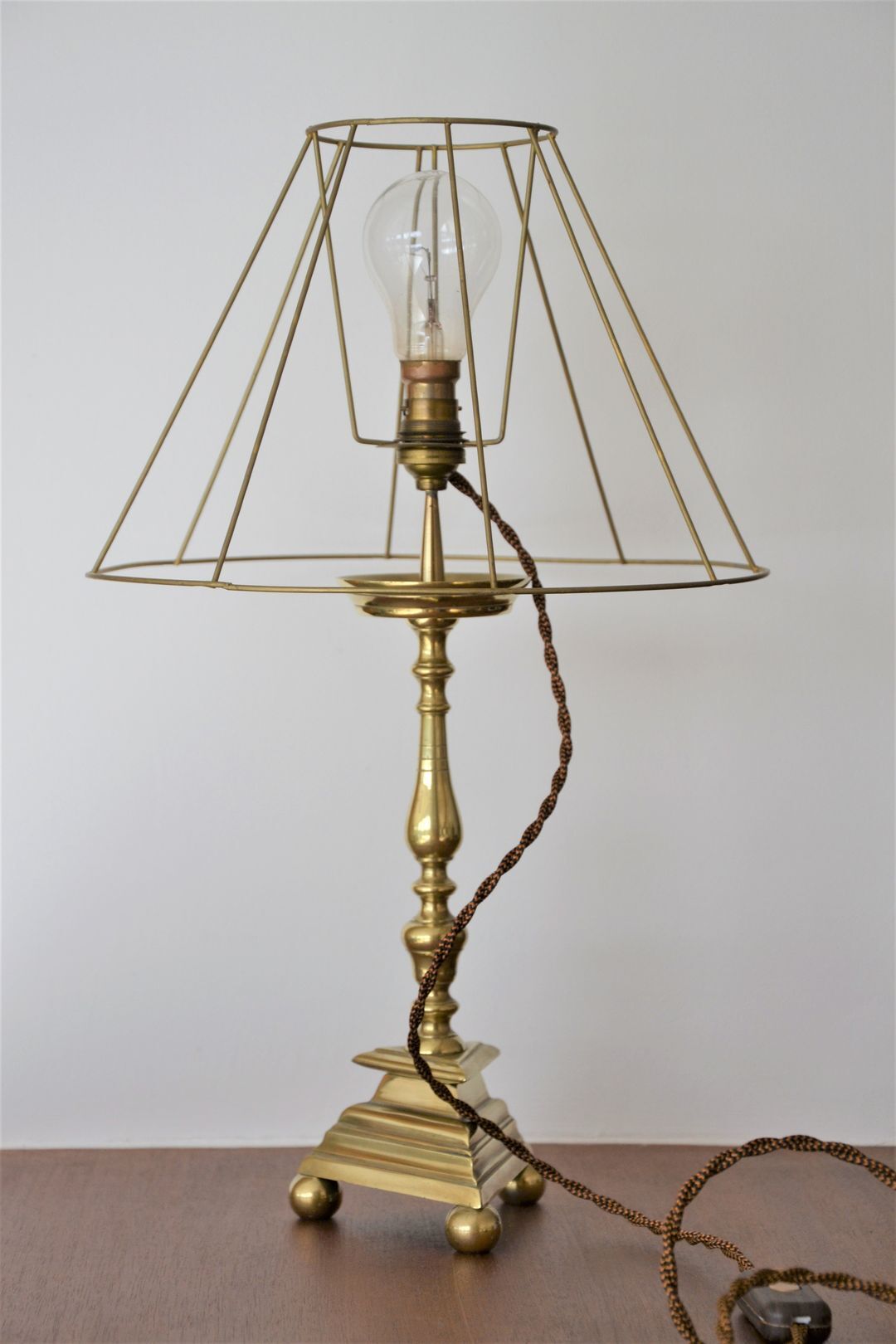 Golden metal lamp base