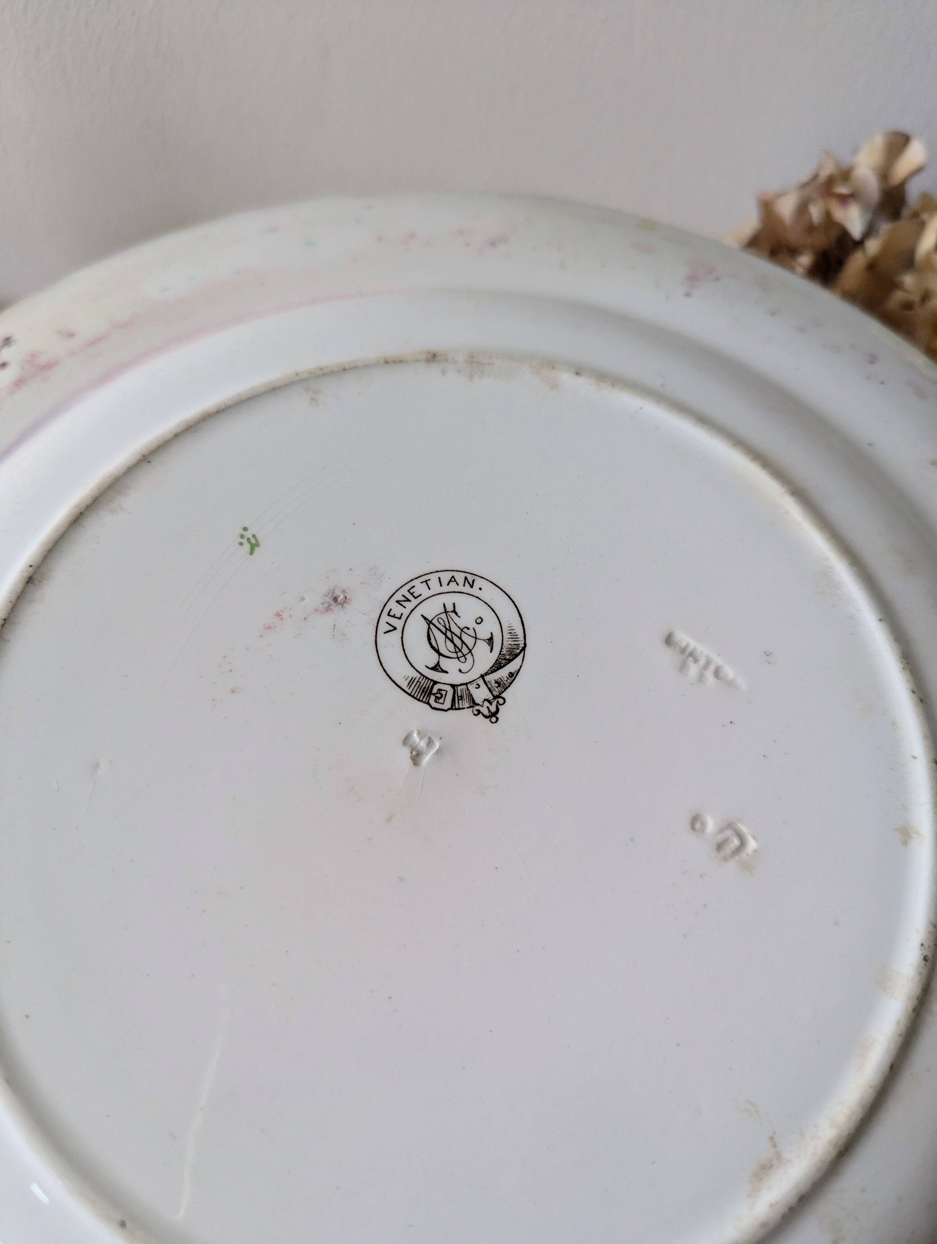 Antique round dish from Creil & Montereau, “Venetian” decor, late 19th century